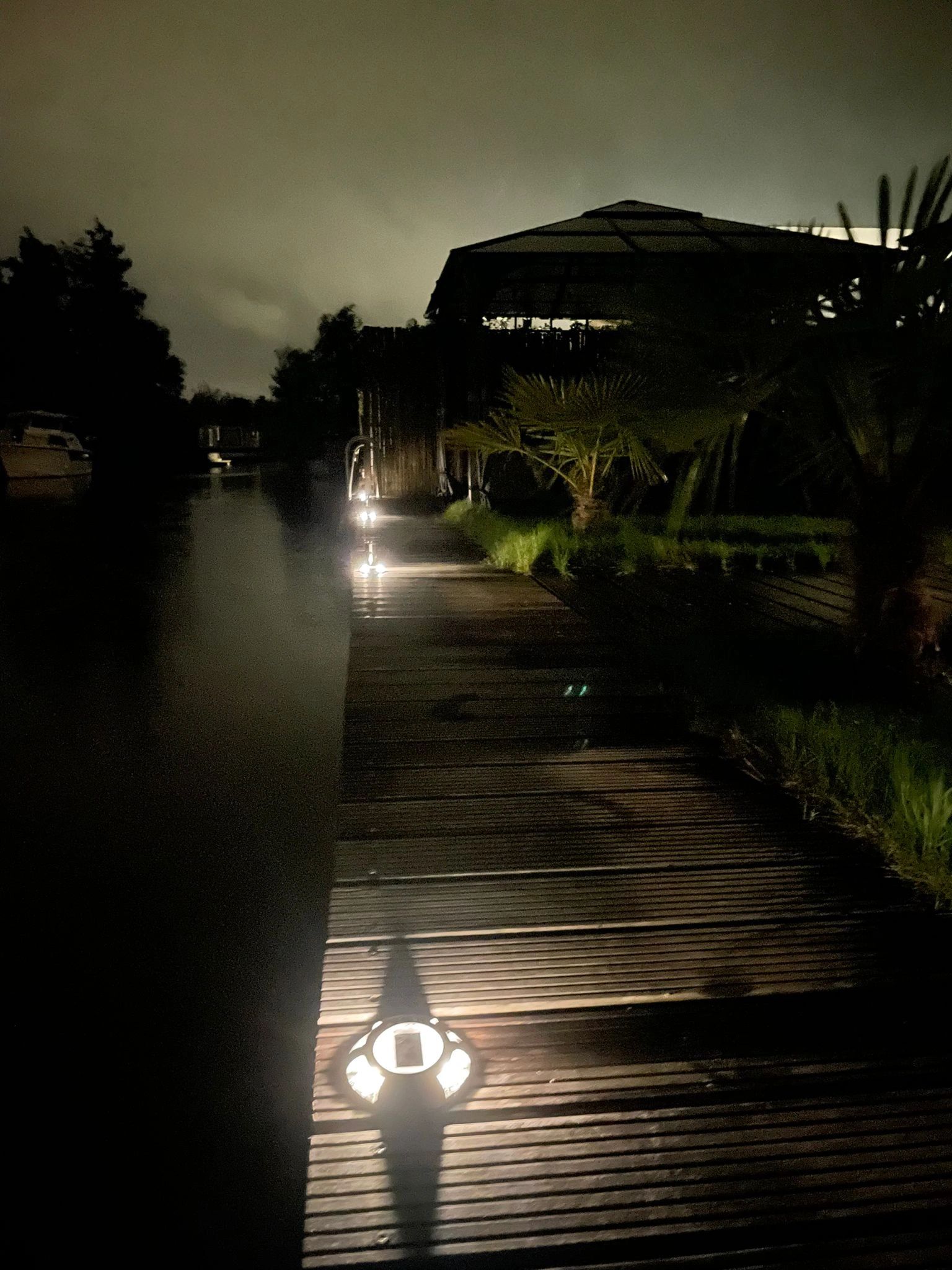 Solar grondspot Shield op zonne energie voordeelset van 4 stuks