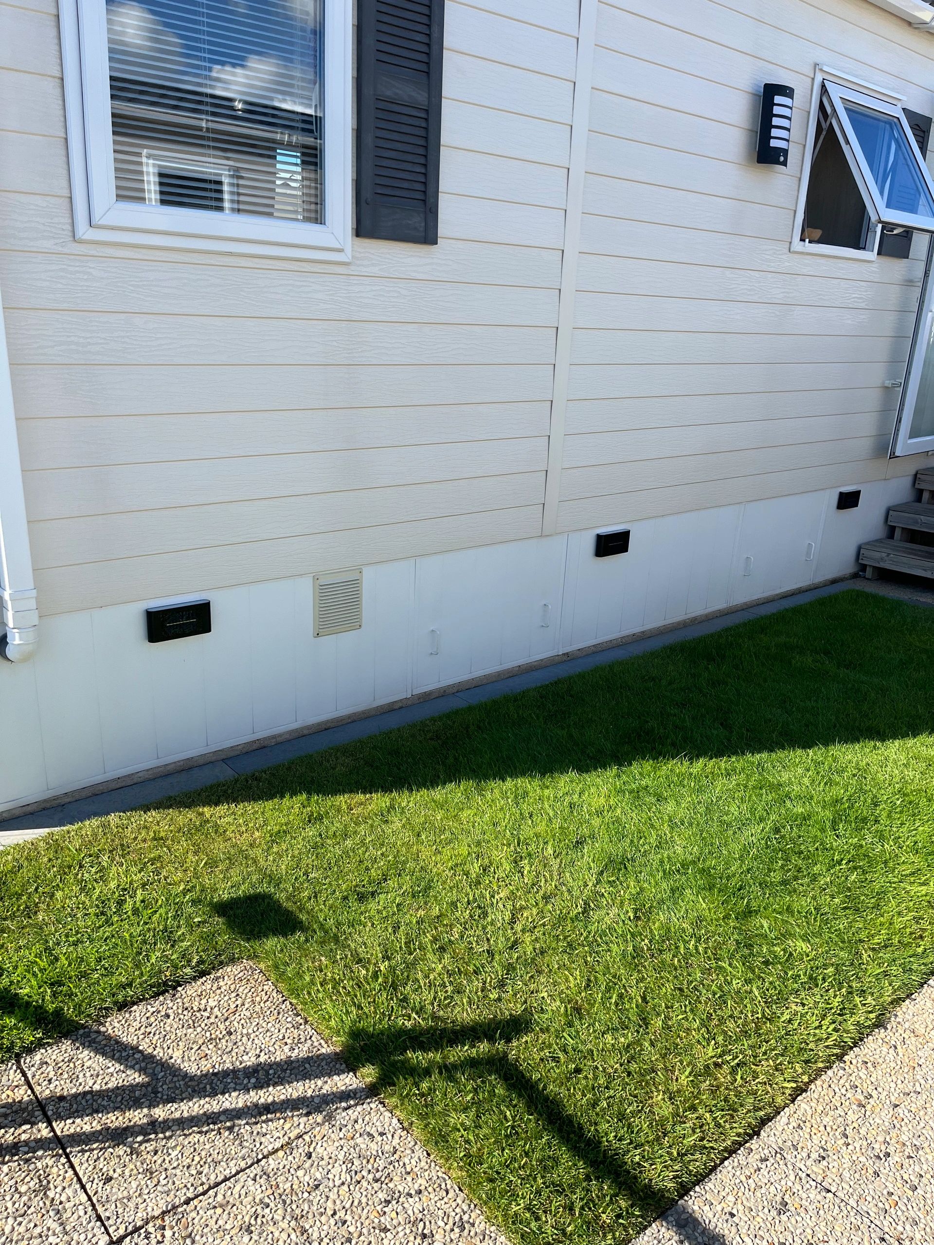 Solar up down wandlamp Tube met warm wit licht