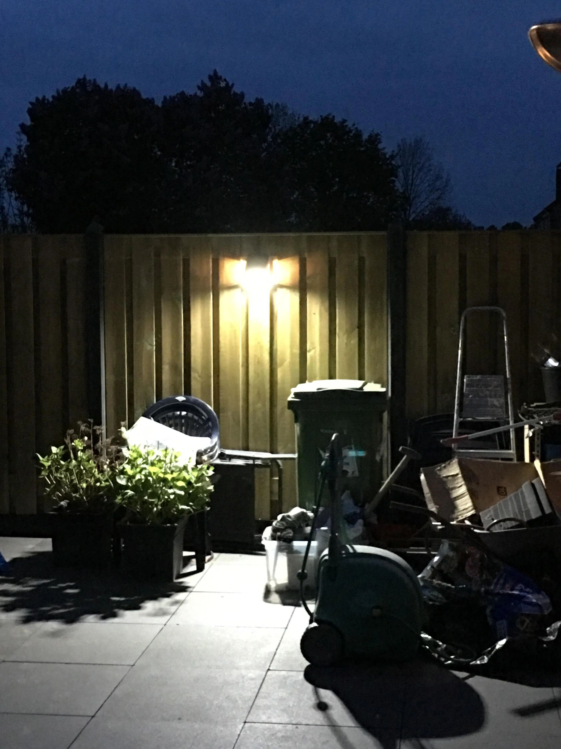 Solar wandlamp Carl II met bewegingsmelder op zonne-energie