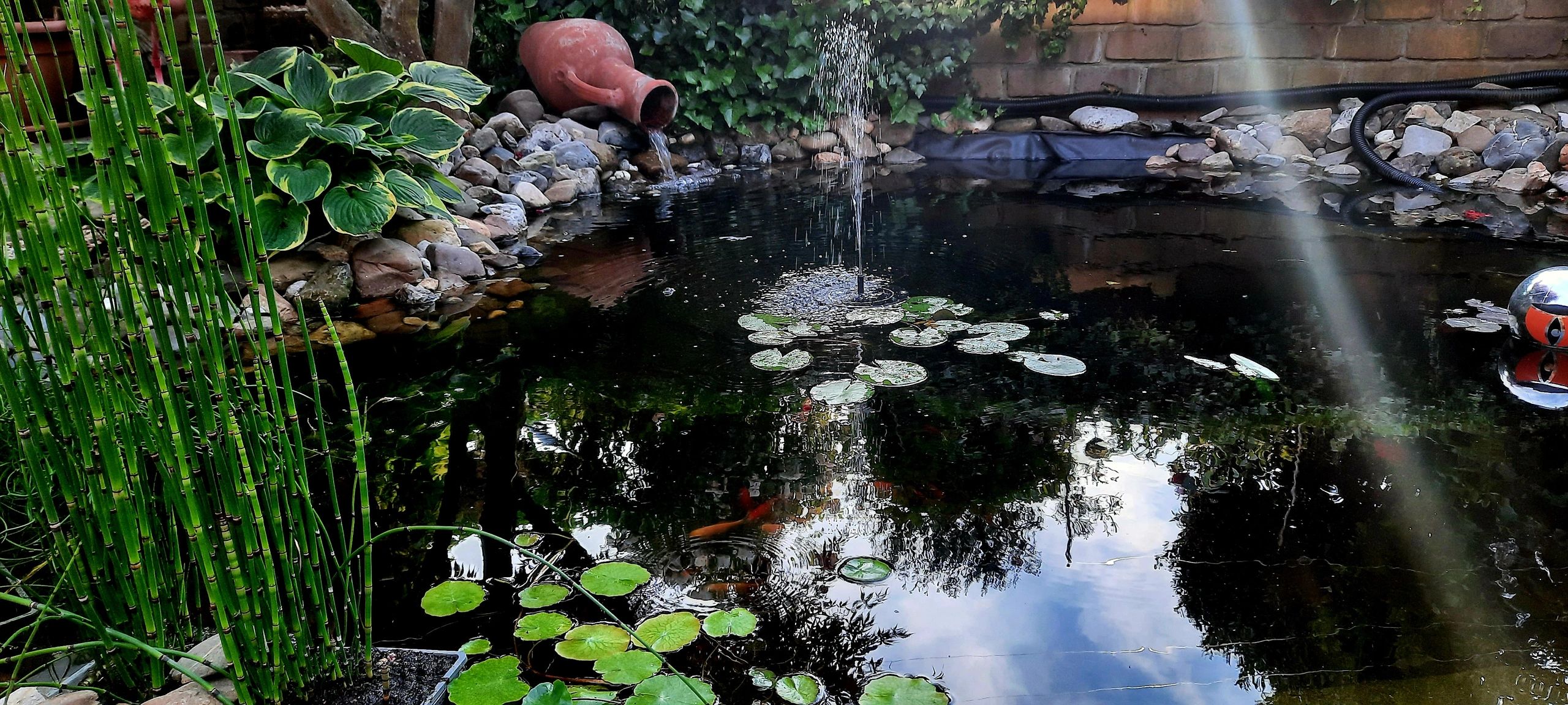 Solar fontein Jet - Fontein op zonne energie - Warm wit licht - Meerdere effecten