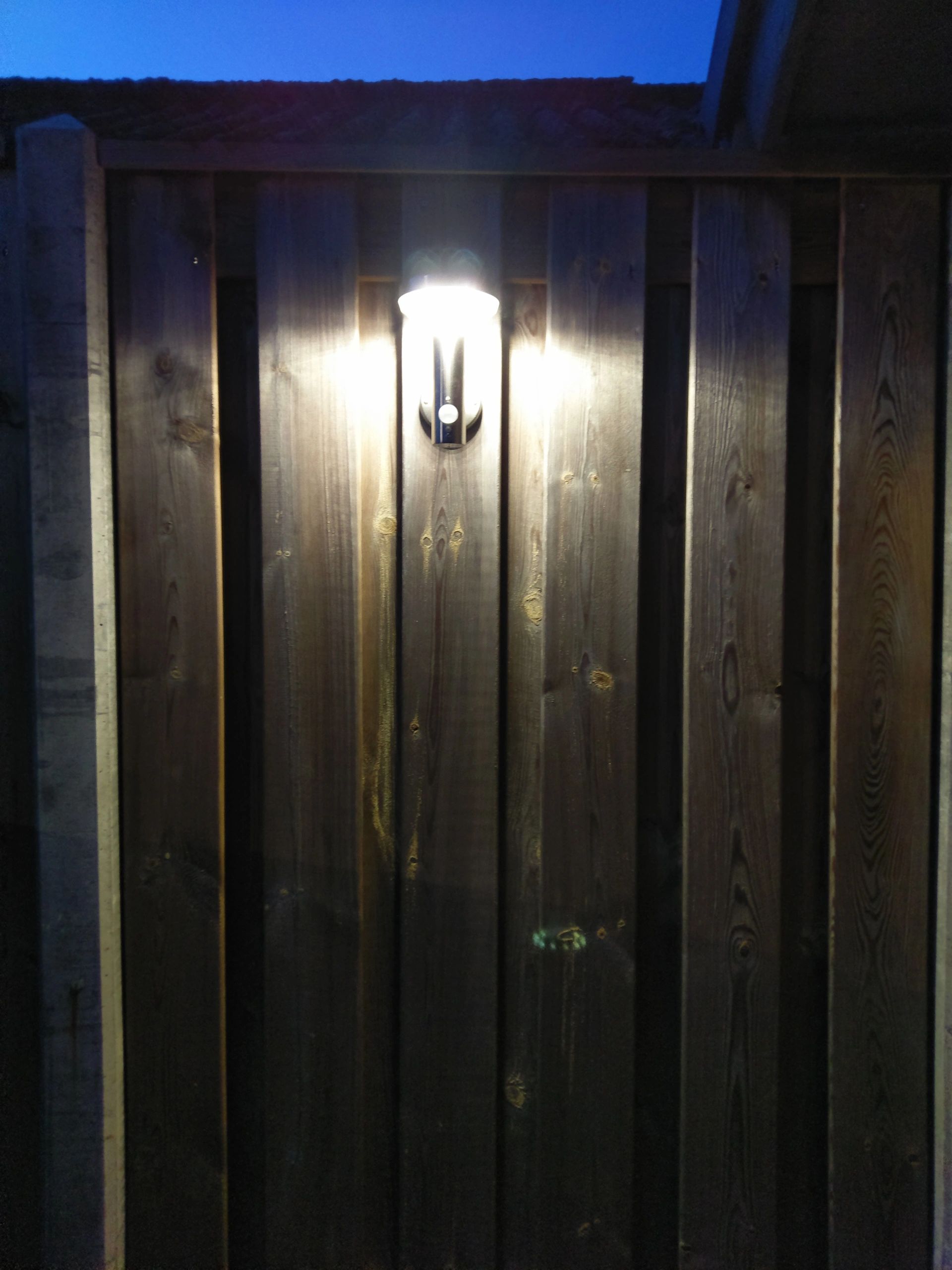 Solar wandlamp Lugano met bewegingssensor op zonne-energie