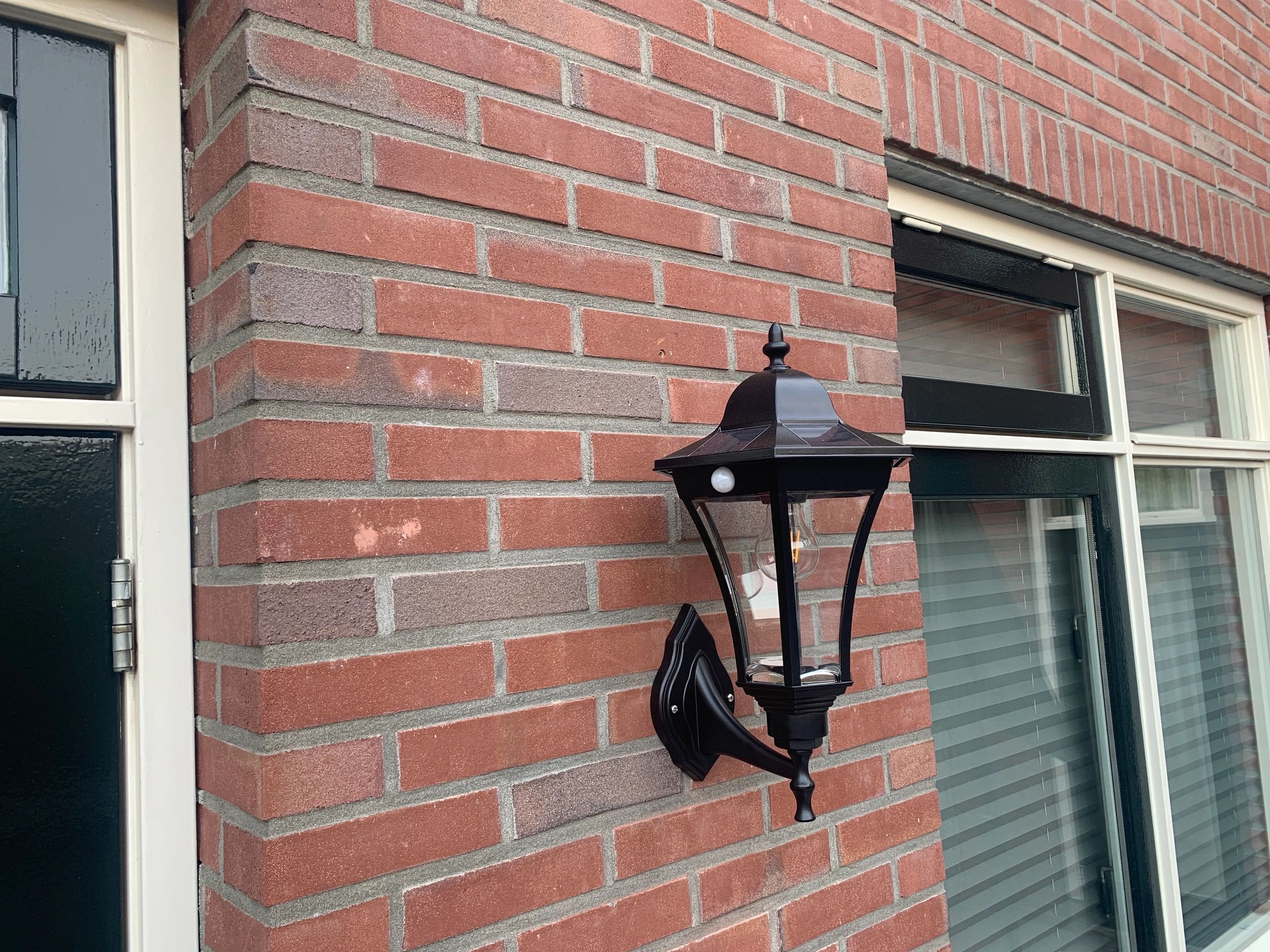 Solar buitenlamp Sheffield wandlamp op zonne energie
