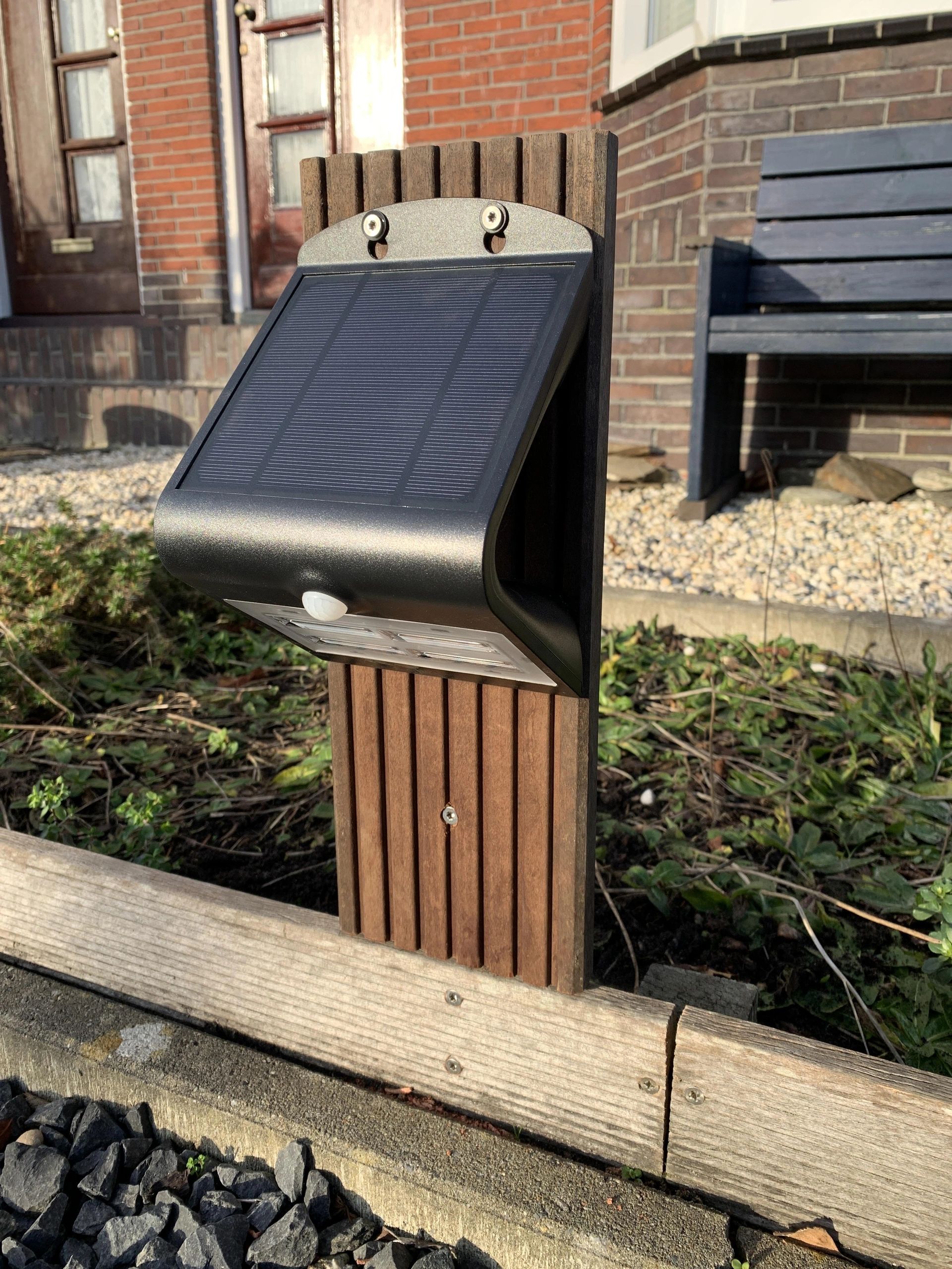Solar wandlamp Carl II met bewegingsmelder op zonne-energie