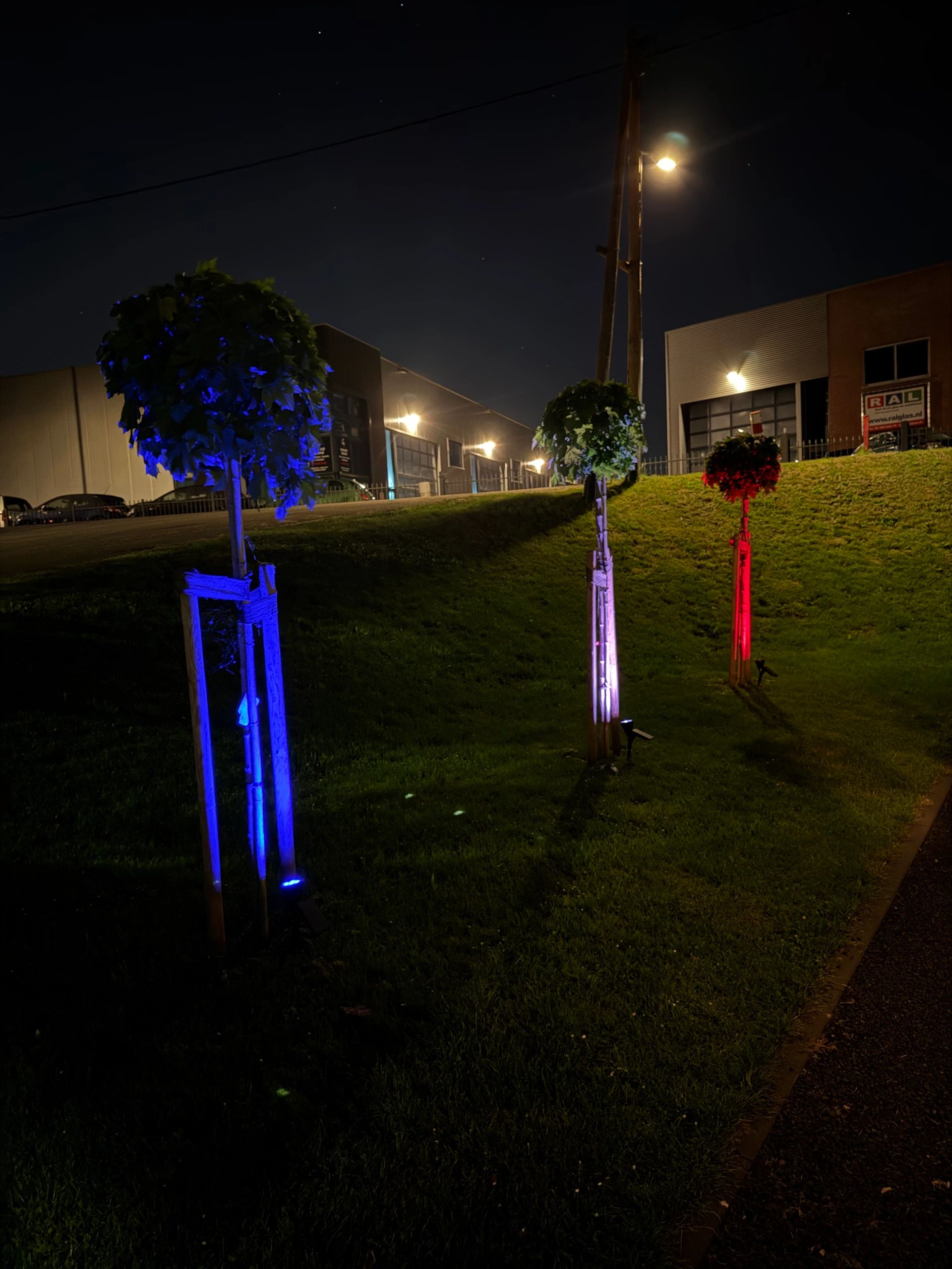 Slimme solar spot Highlight RGB met grondspies - Bedienen via de Smart Life app