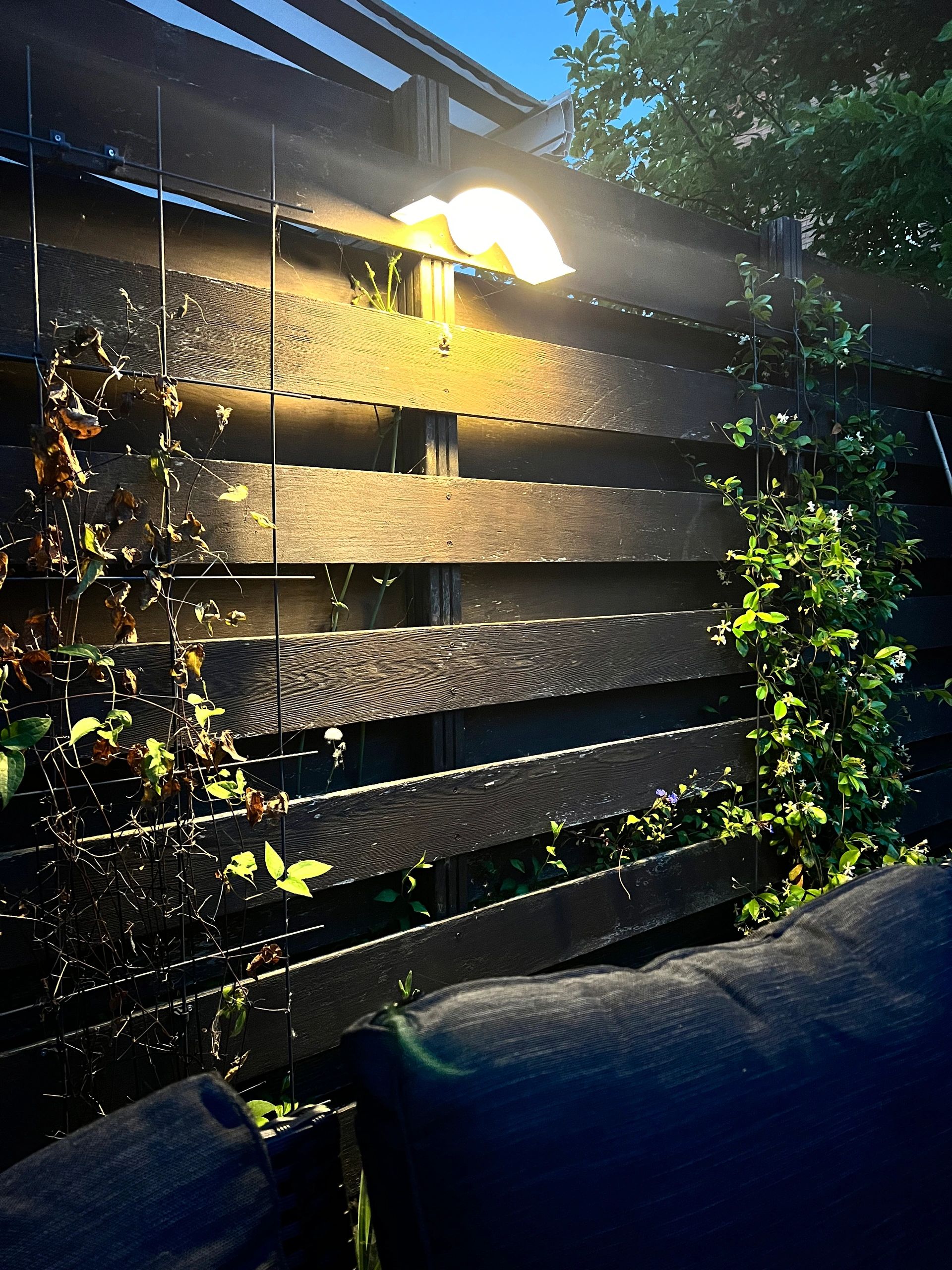 Solar wandlamp Ufo II met bewegingsmelder buitenlamp op zonne energie