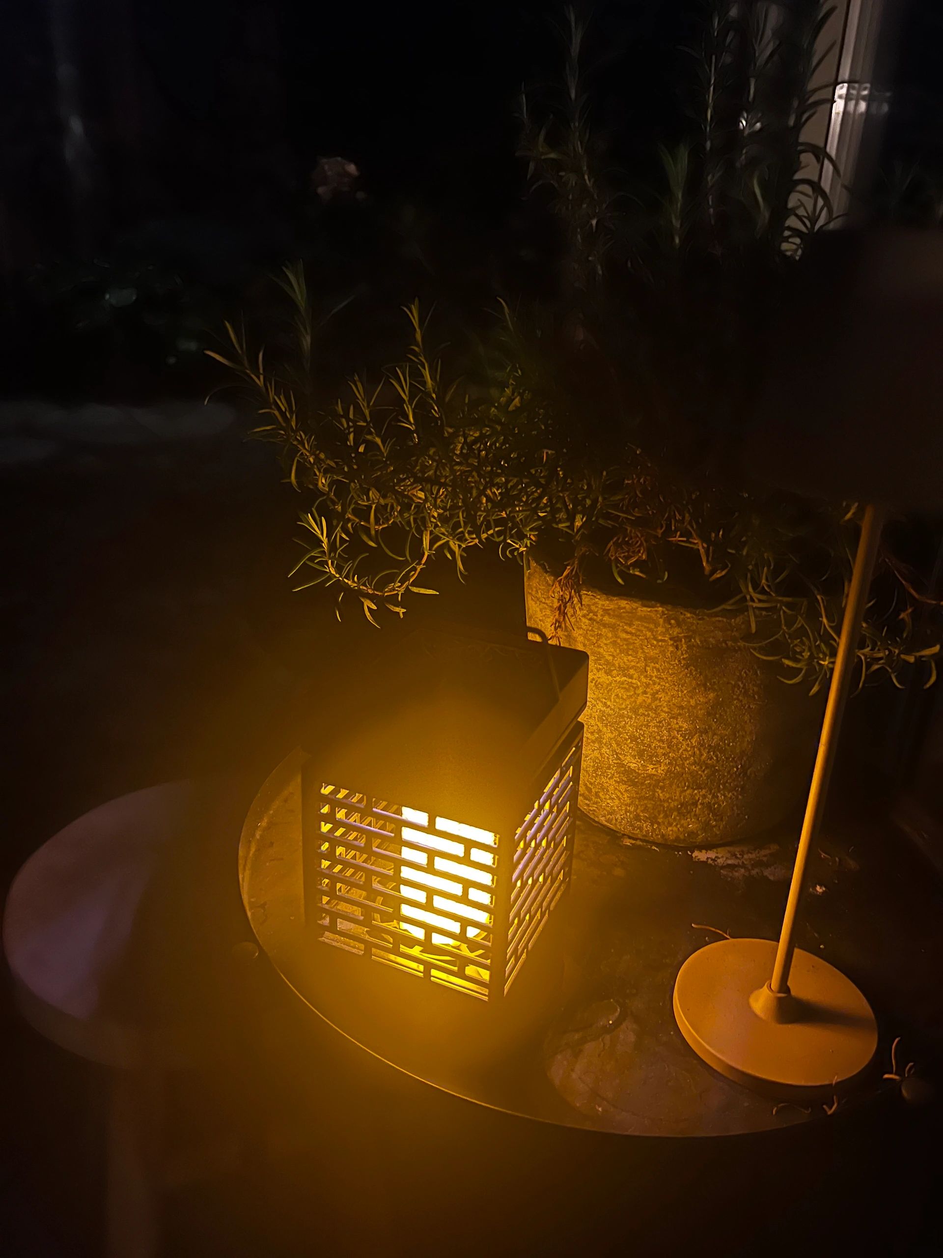 Solar lamp met vlameffect en insectenverdelger Spark