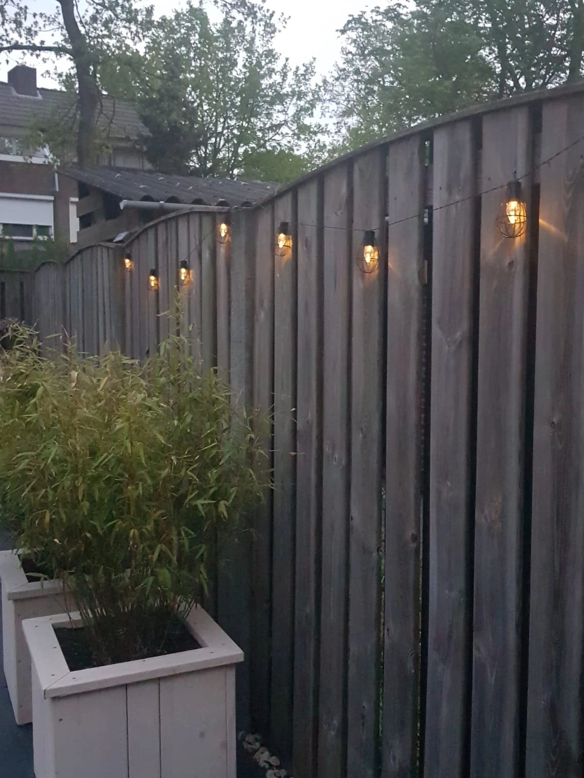 Solar lichtslinger Pendel met 8 warm witte LED filament lampen