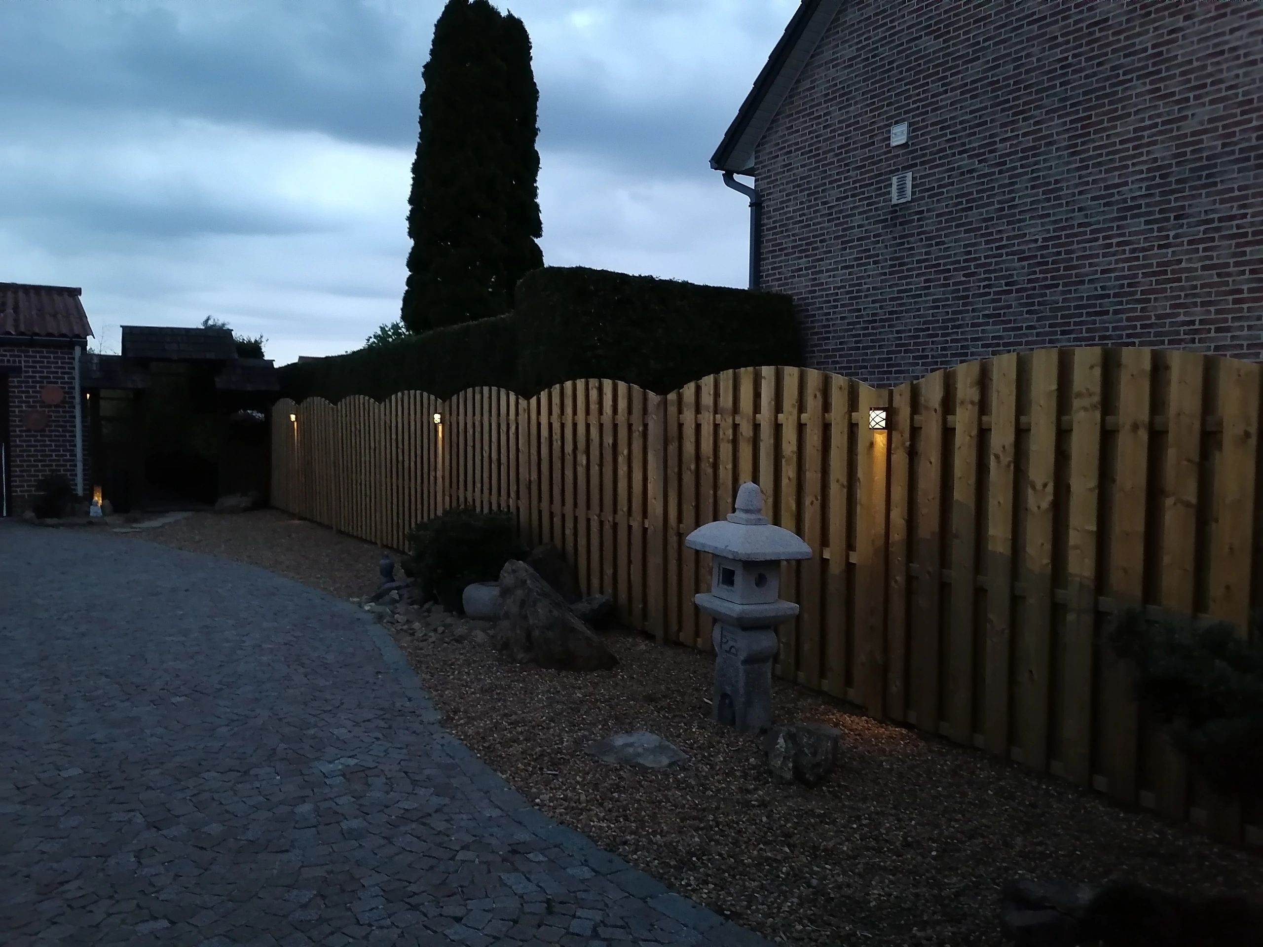 Solar wandlamp China zwart 6 leds warm wit buitenlamp op zonne energie
