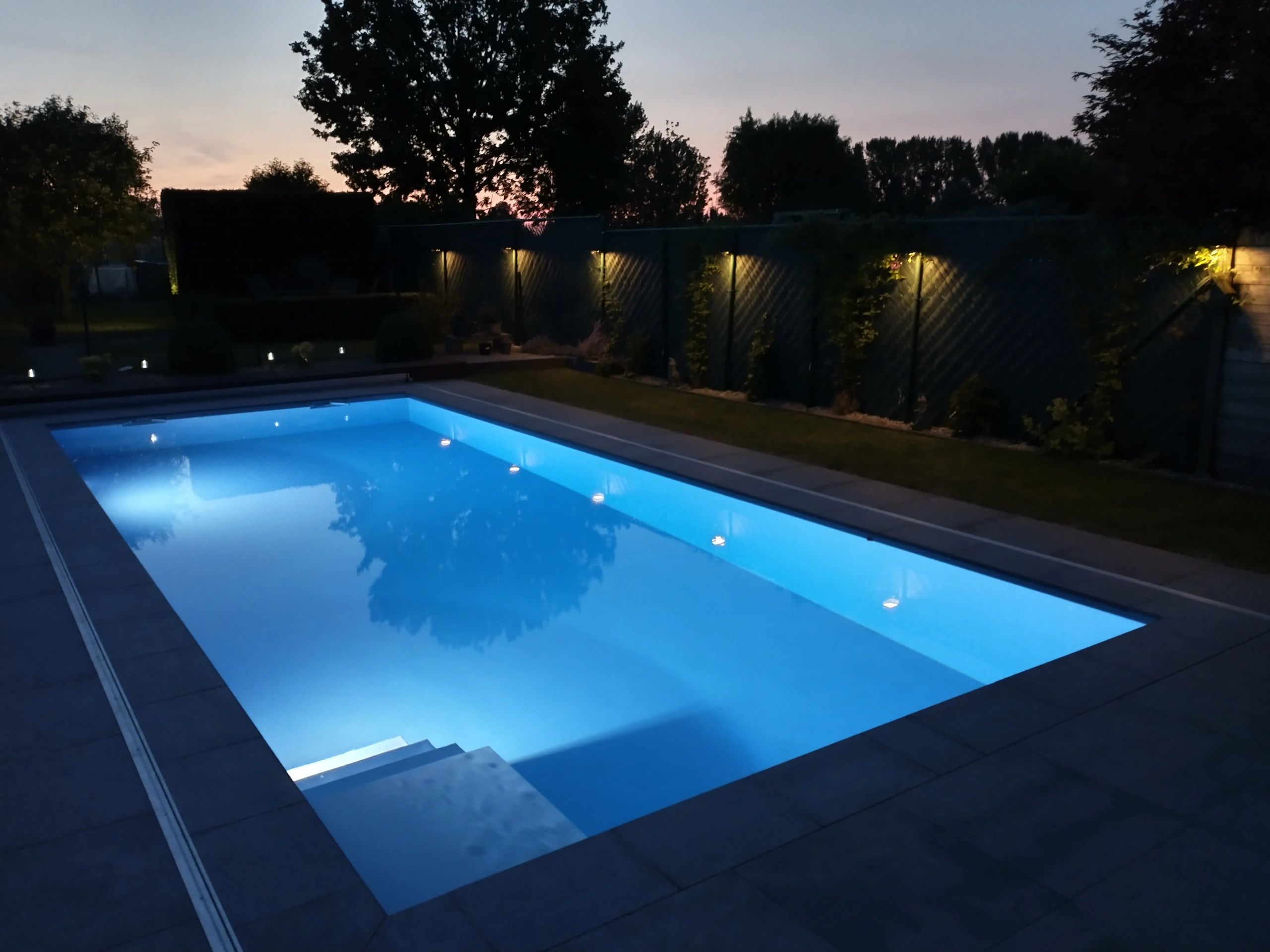 Solar wandlamp Slim met 36 leds en bewegingsmelder Zwart op zonne energie voordeelset