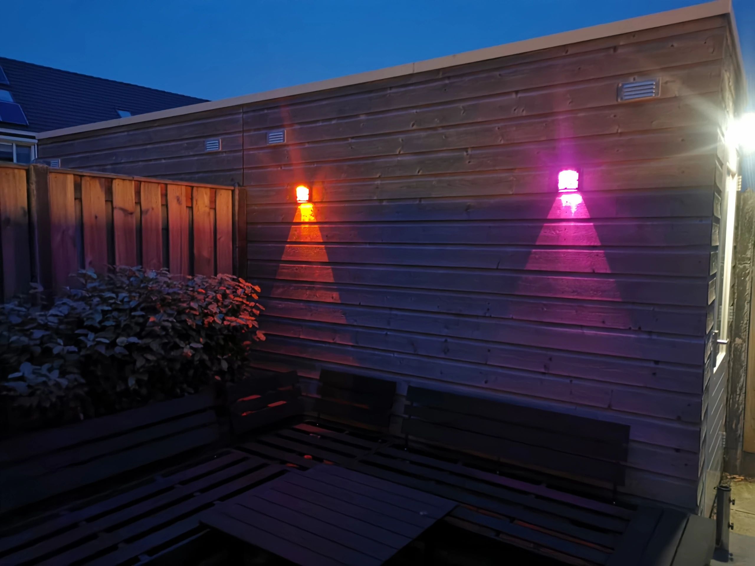 6x Solar wandlamp China RGBW buitenlamp op zonne energie