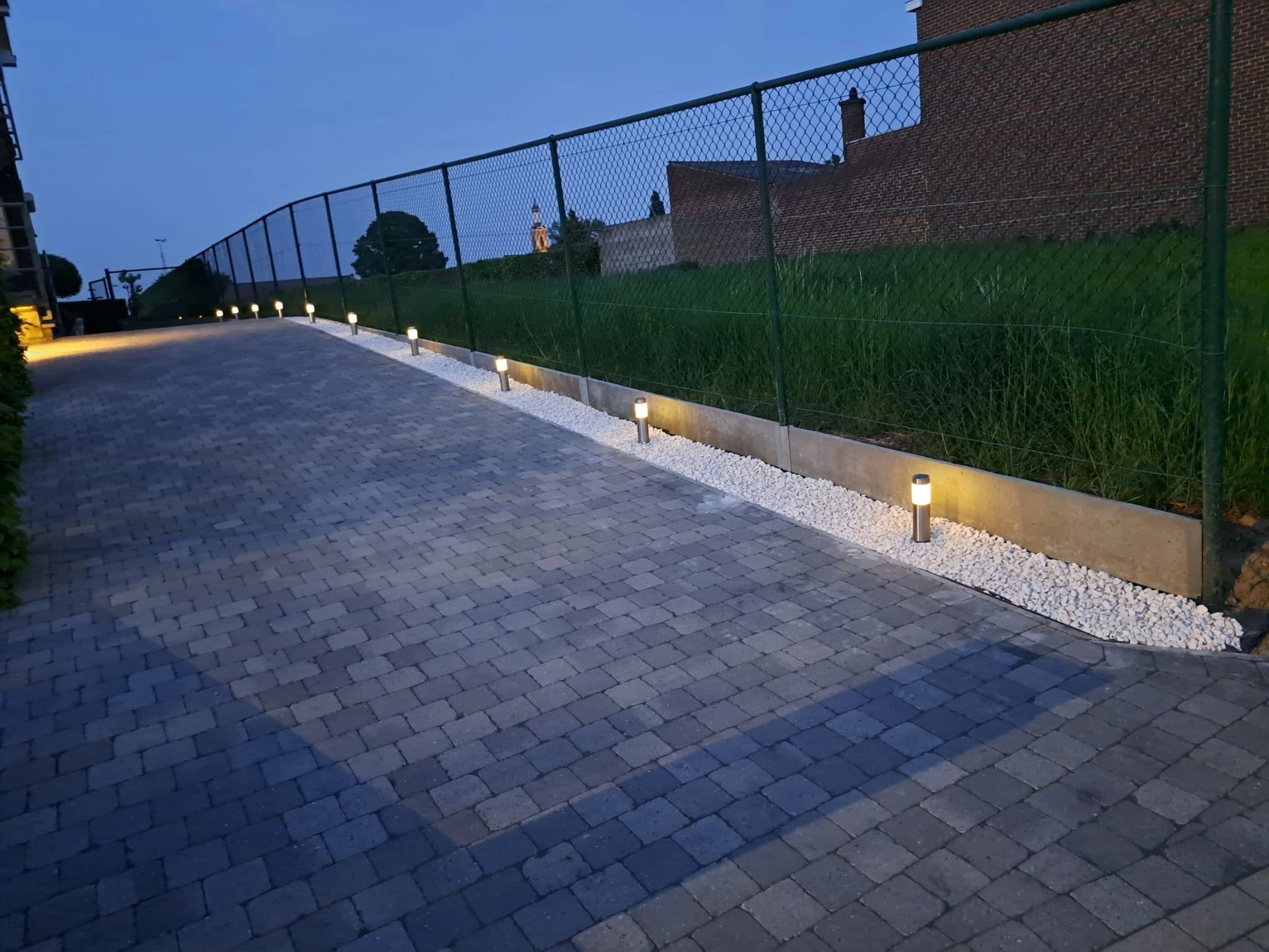 Solar priklamp Lucifer RVS padverlichting op zonne-energie (4 stuks)