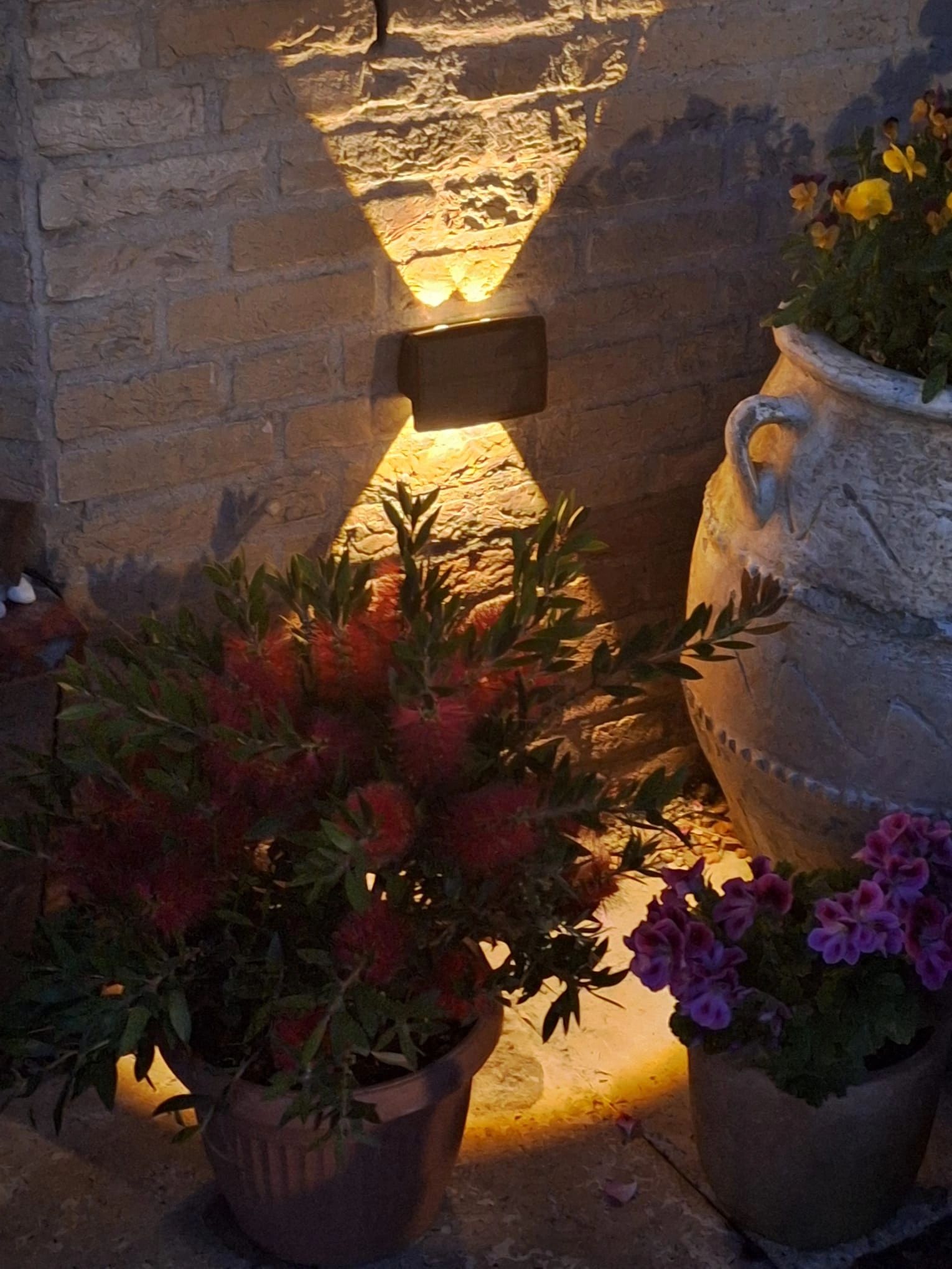 Solar up down wandlamp Njord met warm wit licht - Voordeelset van 2