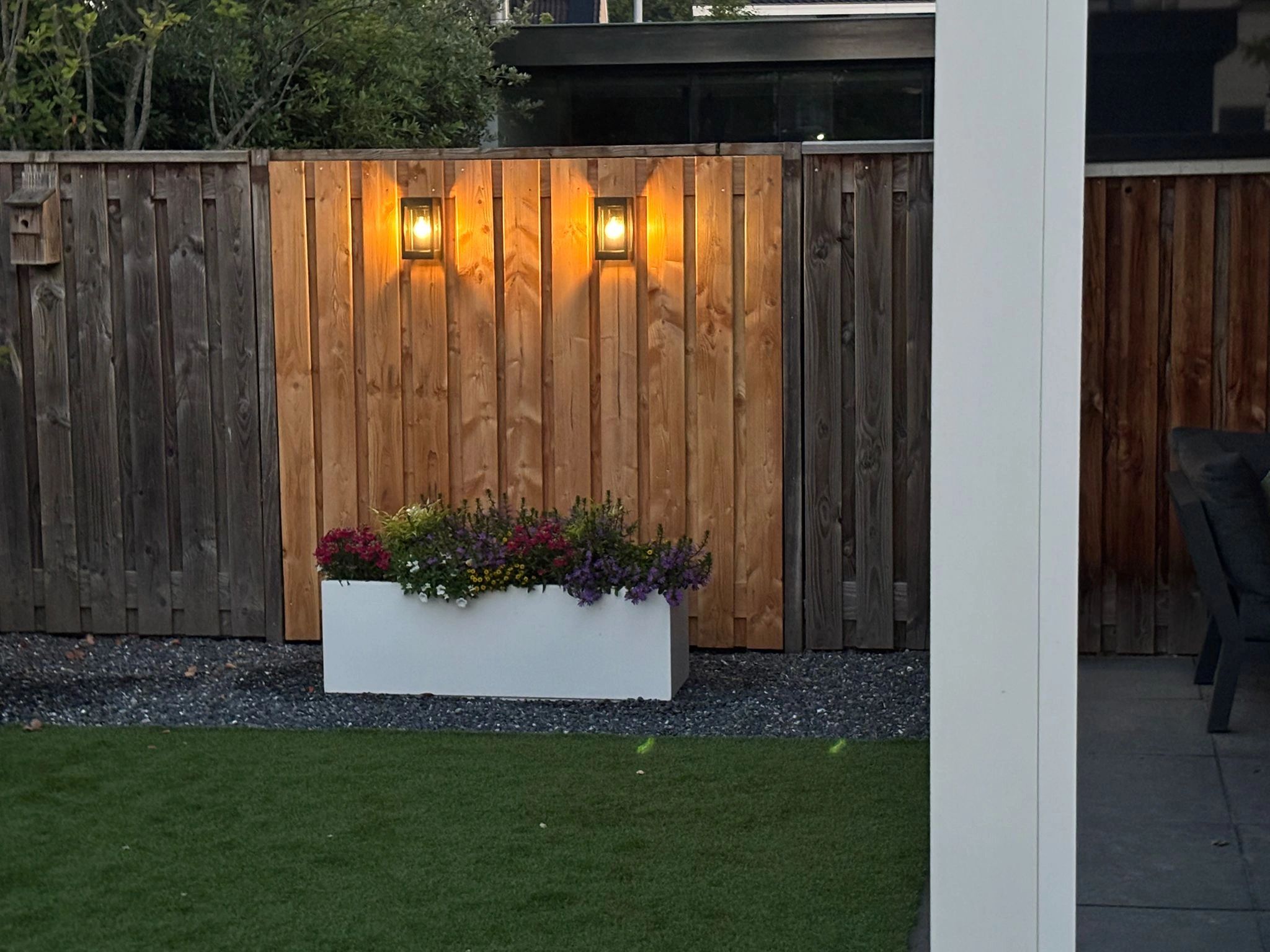 Solar LED wandlamp Cube met filament led lamp