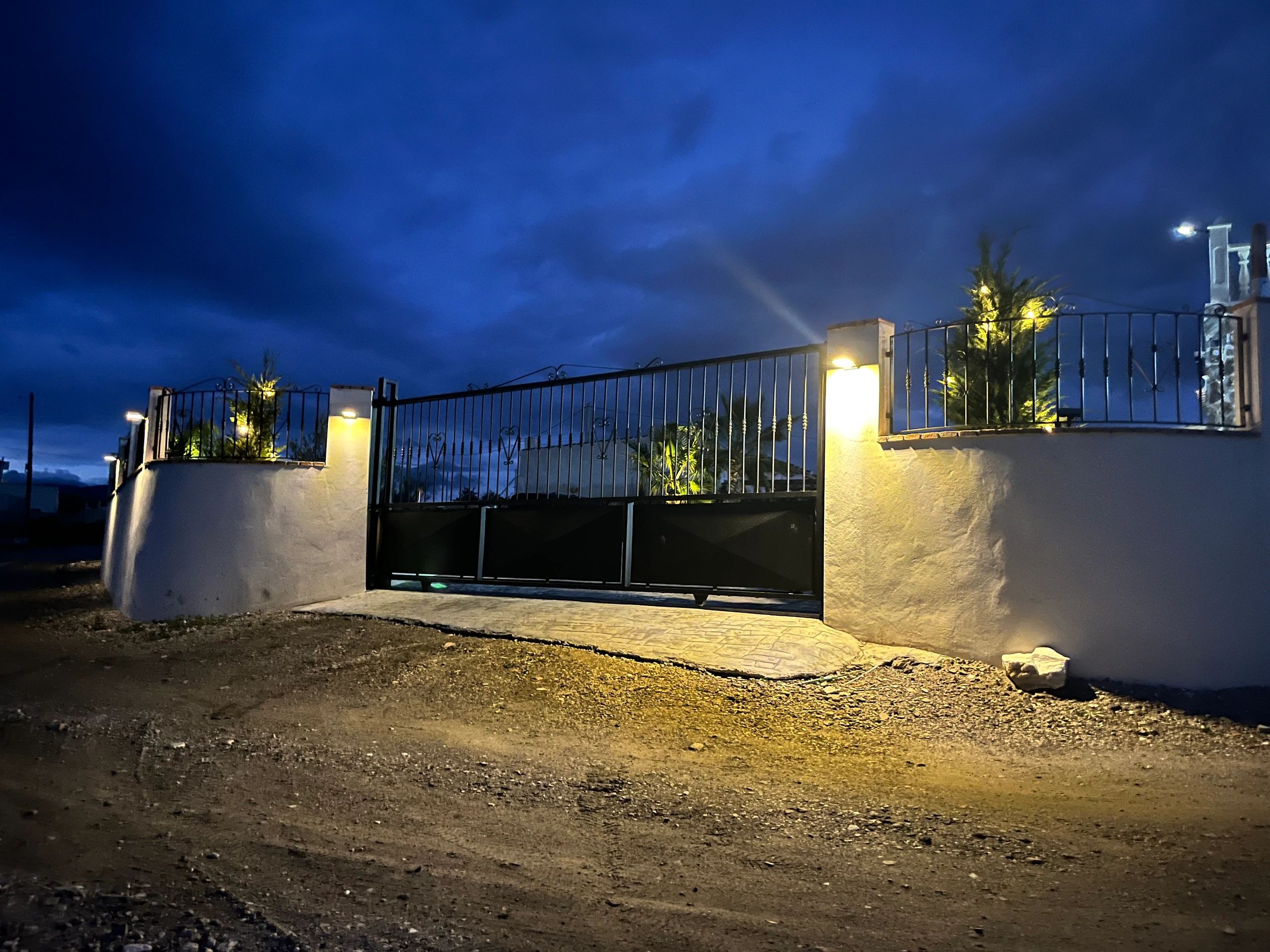 Solar wandlamp Slim met 36 leds en bewegingsmelder Zwart op zonne energie voordeelset