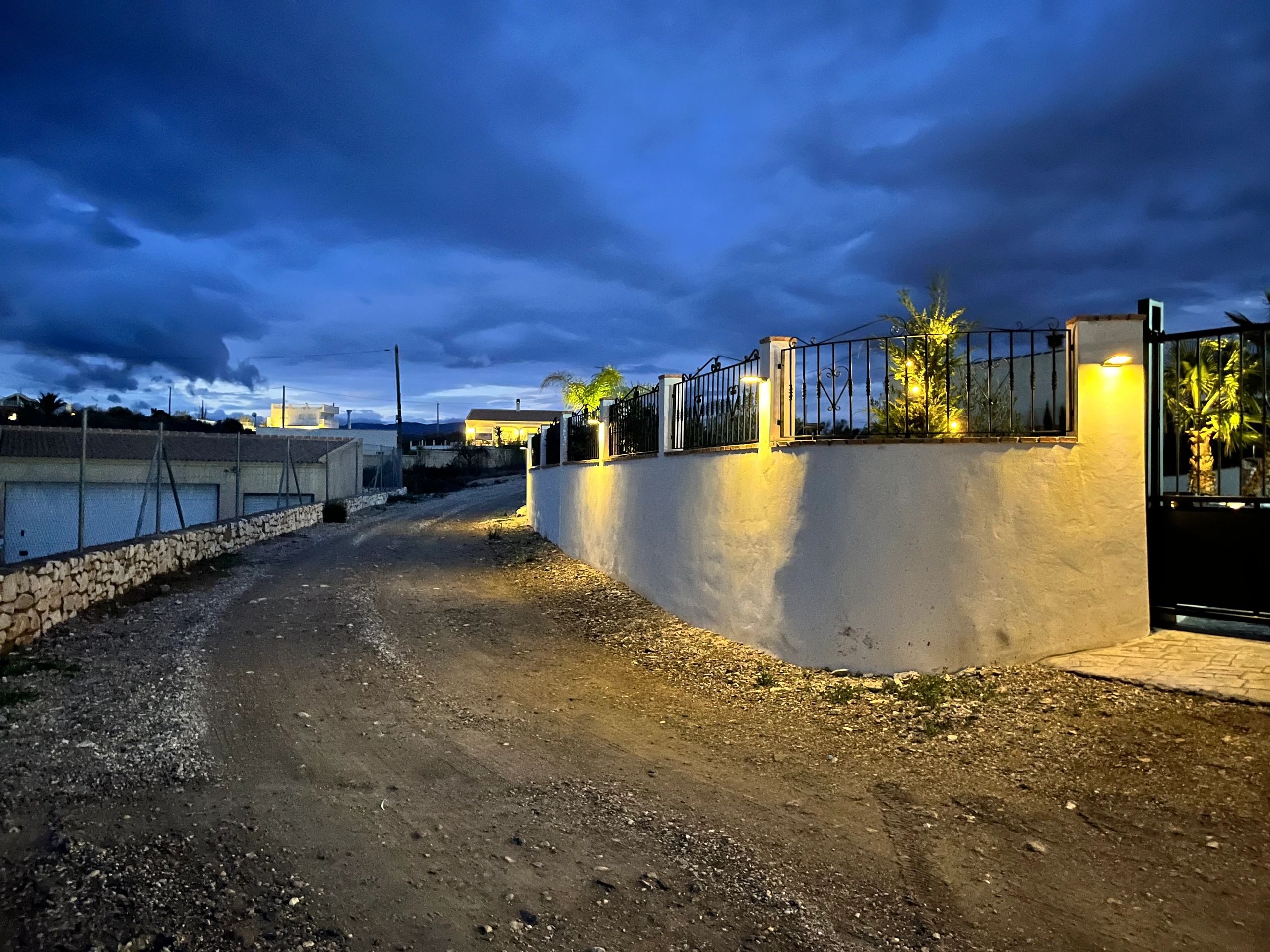 Solar wandlamp Slim met 36 leds en bewegingsmelder Zwart op zonne energie voordeelset