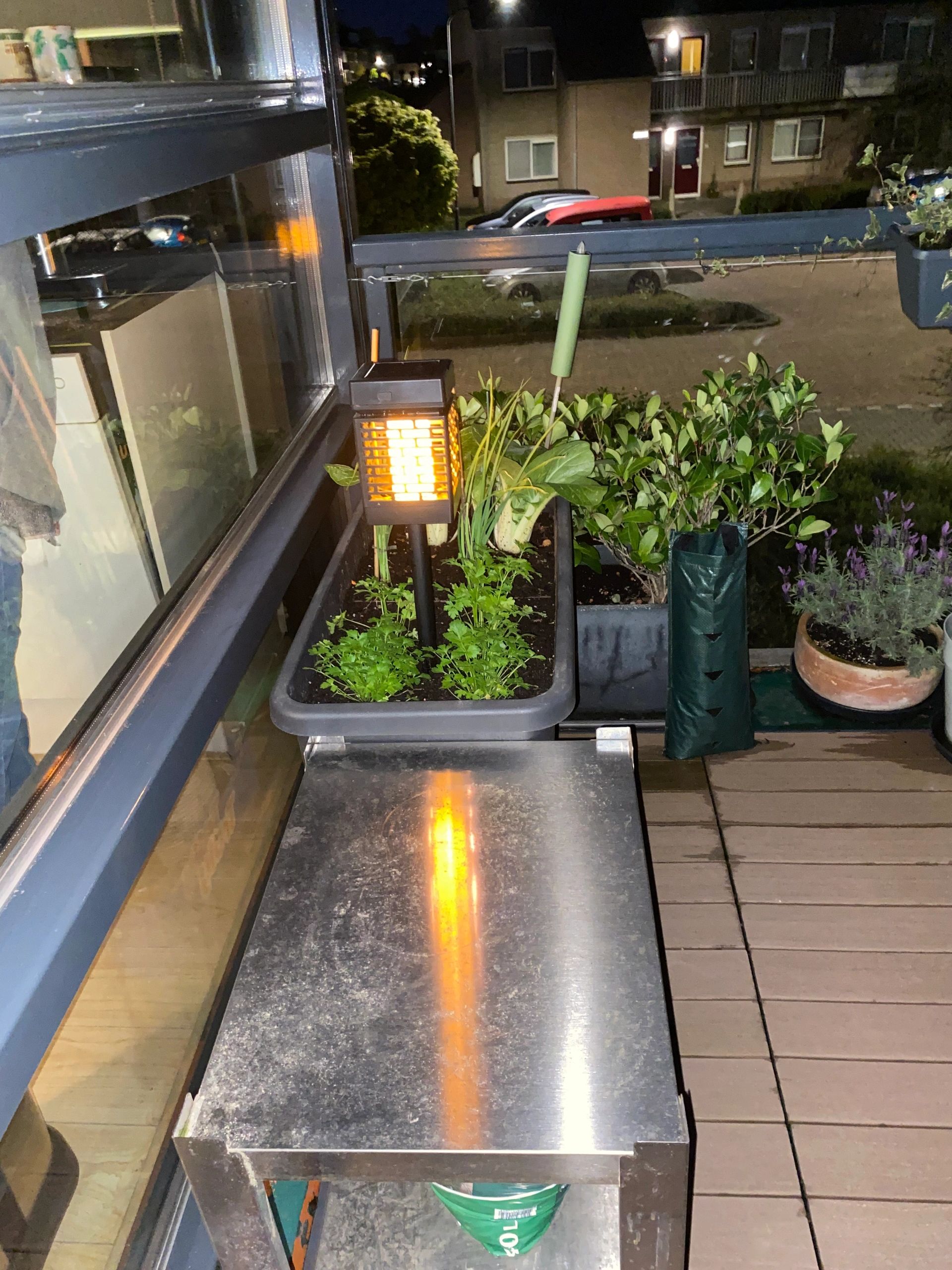 Solar lamp met vlameffect en insectenverdelger Spark