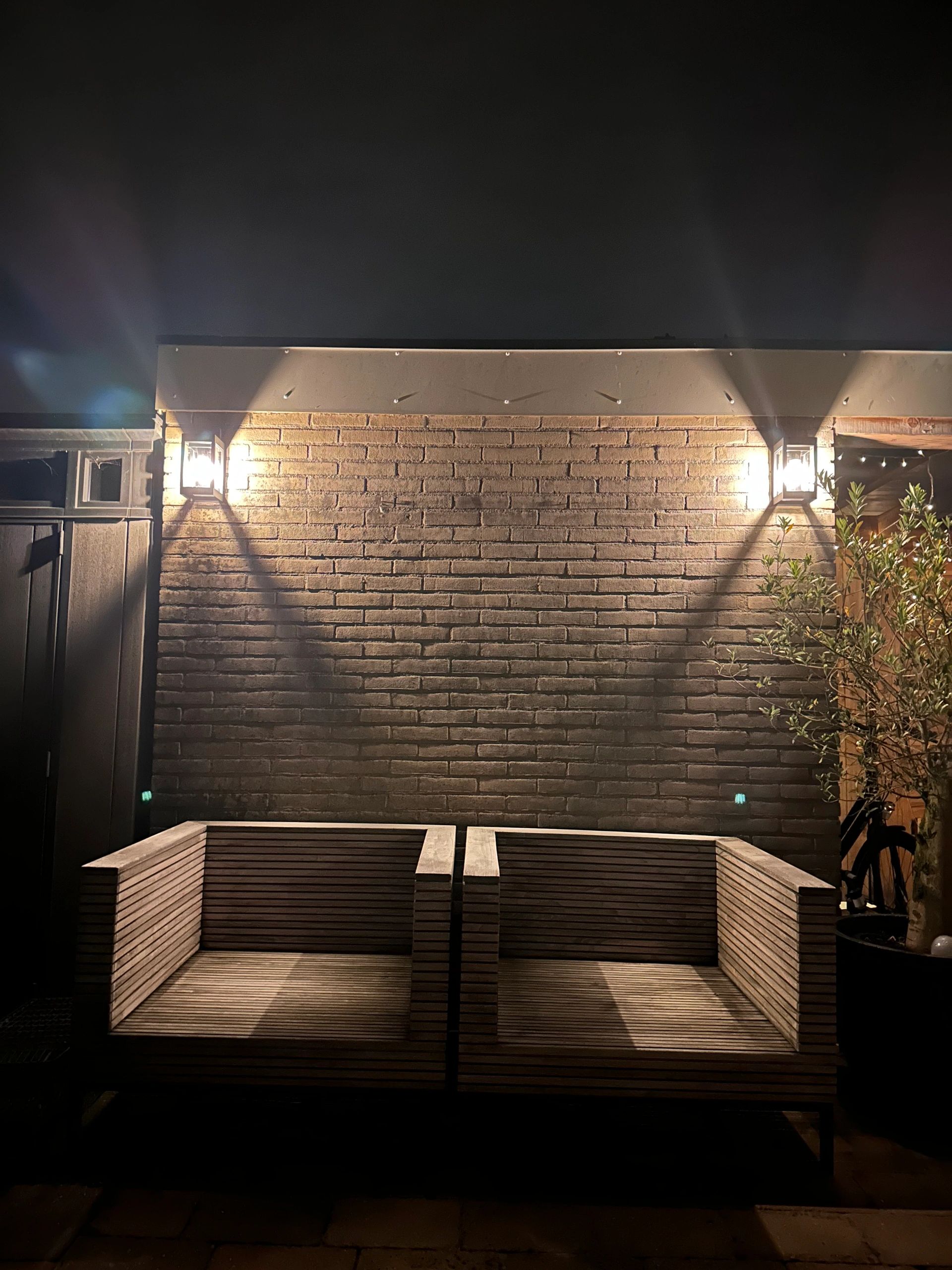 Solar LED wandlamp Cube met filament led lamp