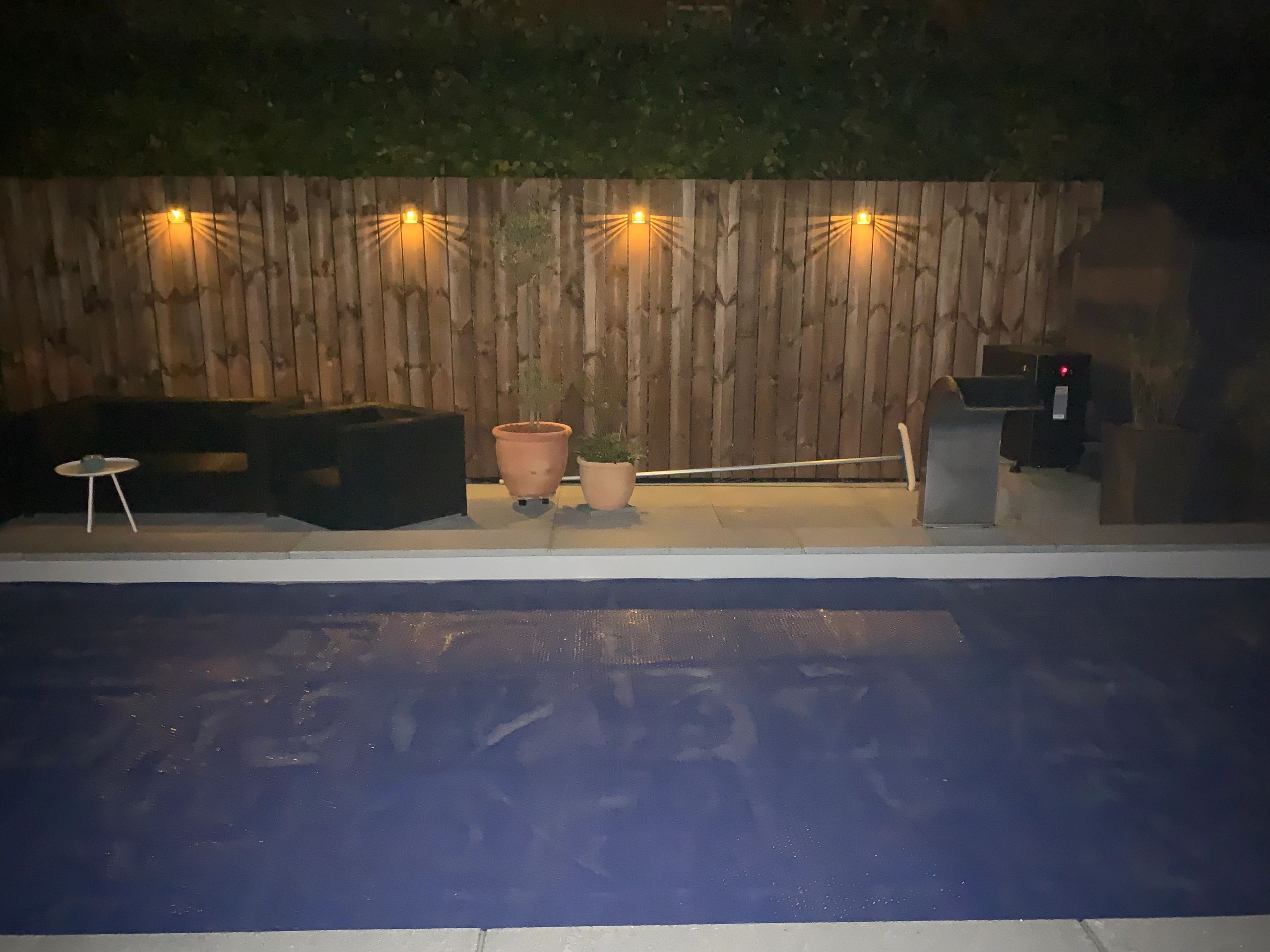Zwarte solar wandlamp Stripe op zonne-energie set van 4