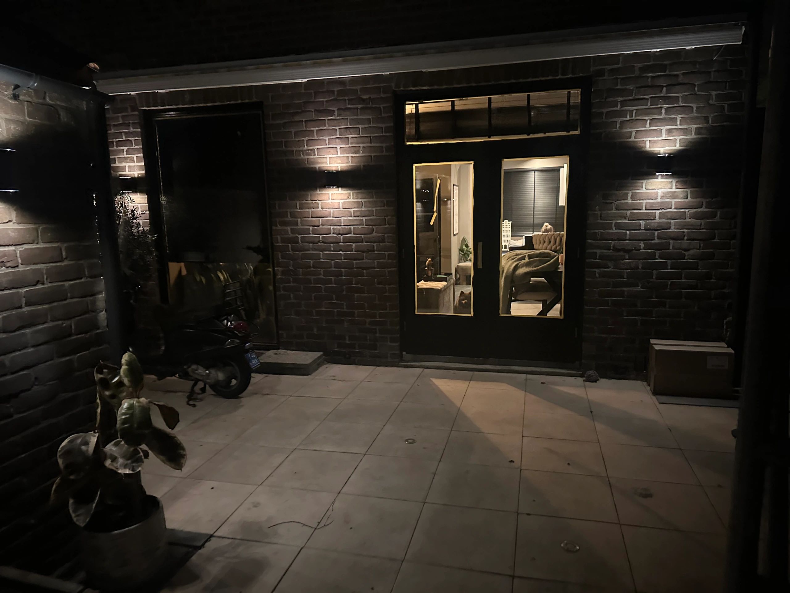 Solar wandlamp up downlight Sverre | Warm wit licht | Voordeelset van 2 stuks | Rond ontwerp | Optie met bewegingssensor