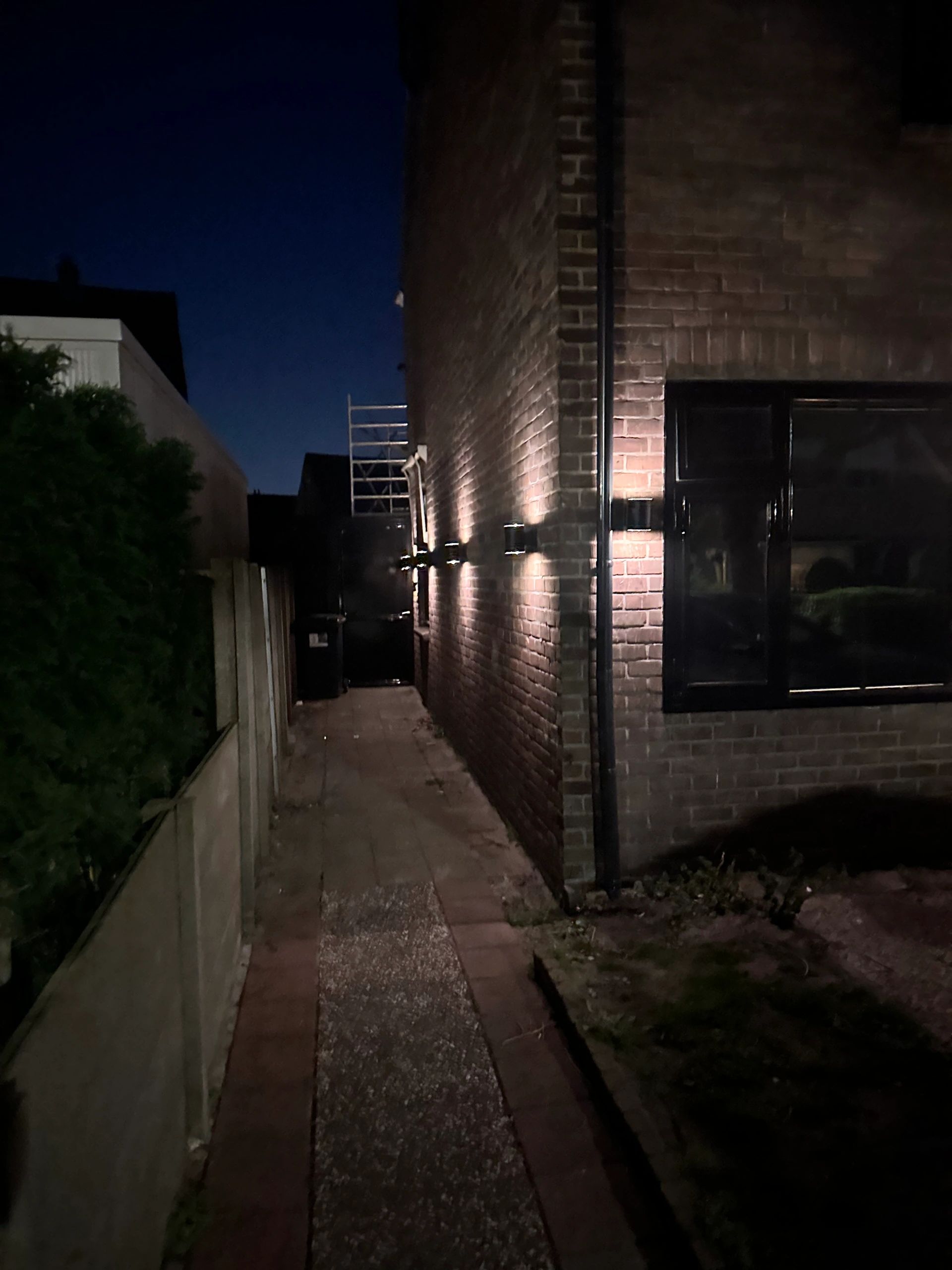 Solar wandlamp up downlight Sverre | Warm wit licht | Voordeelset van 2 stuks | Rond ontwerp | Optie met bewegingssensor