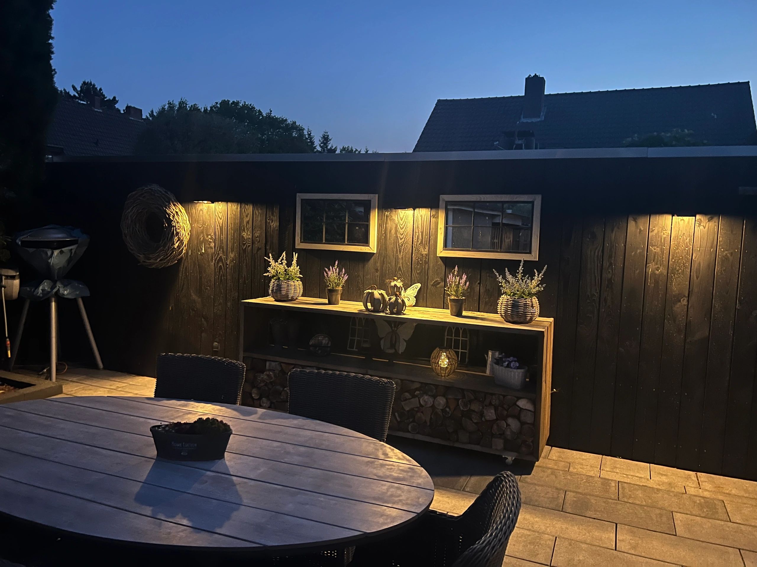 Solar wandlamp Slim met 36 leds en bewegingsmelder Zwart op zonne energie voordeelset