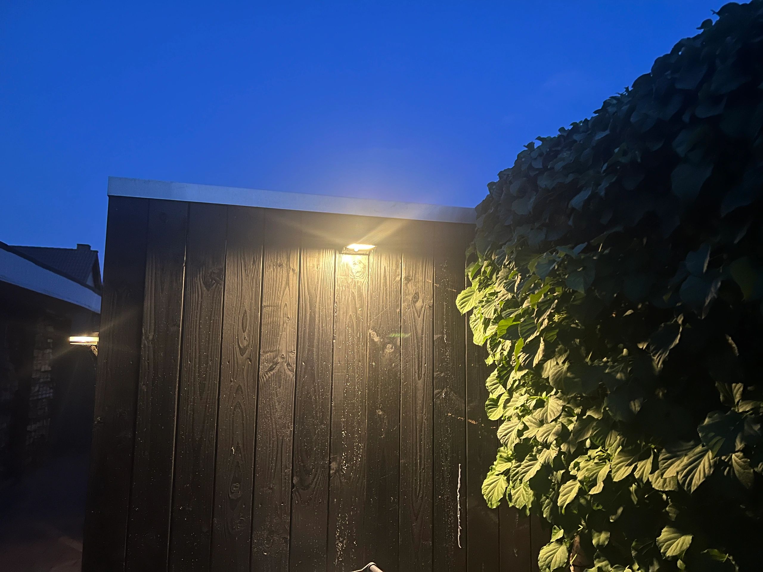 Solar wandlamp Slim met 36 leds en bewegingsmelder Zwart op zonne energie voordeelset