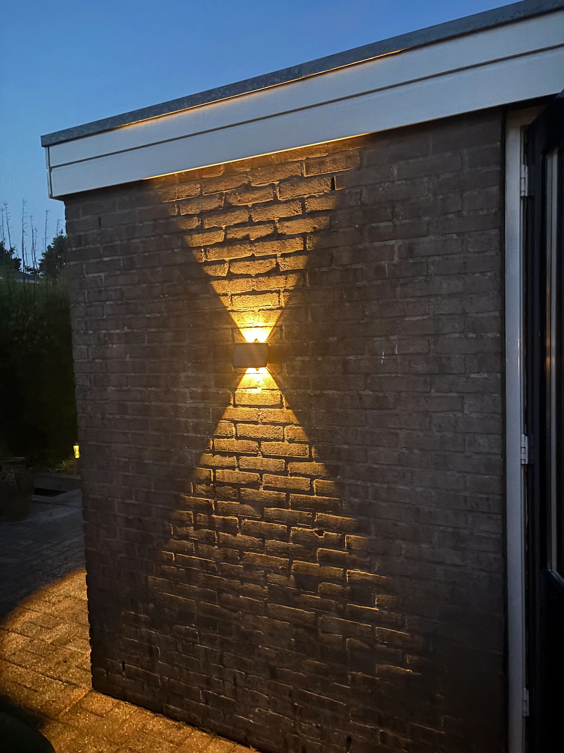 Solar up down wandlamp Njord met warm wit licht - Voordeelset van 2