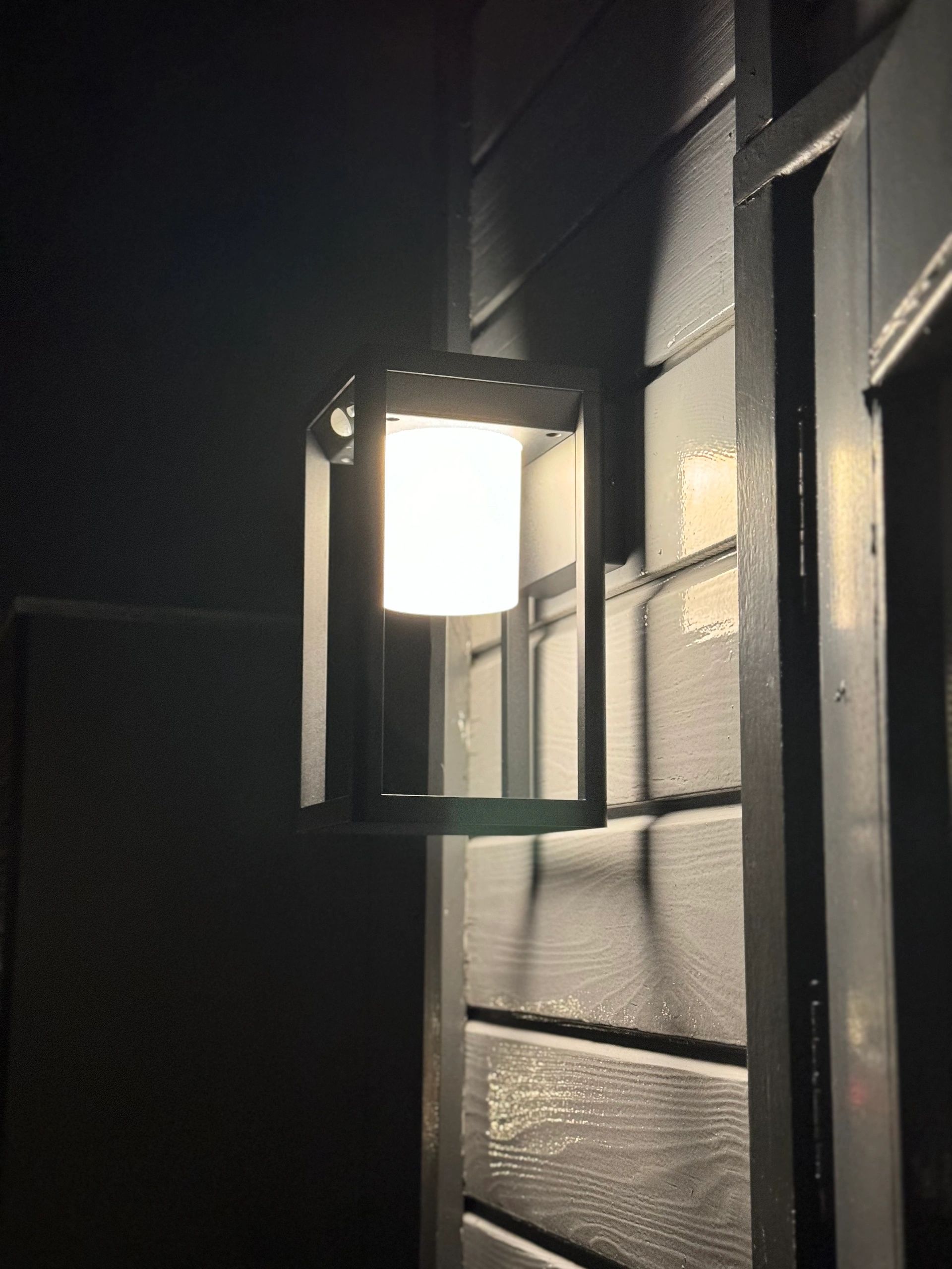 Solar LED wandlamp Svea op zonne energie