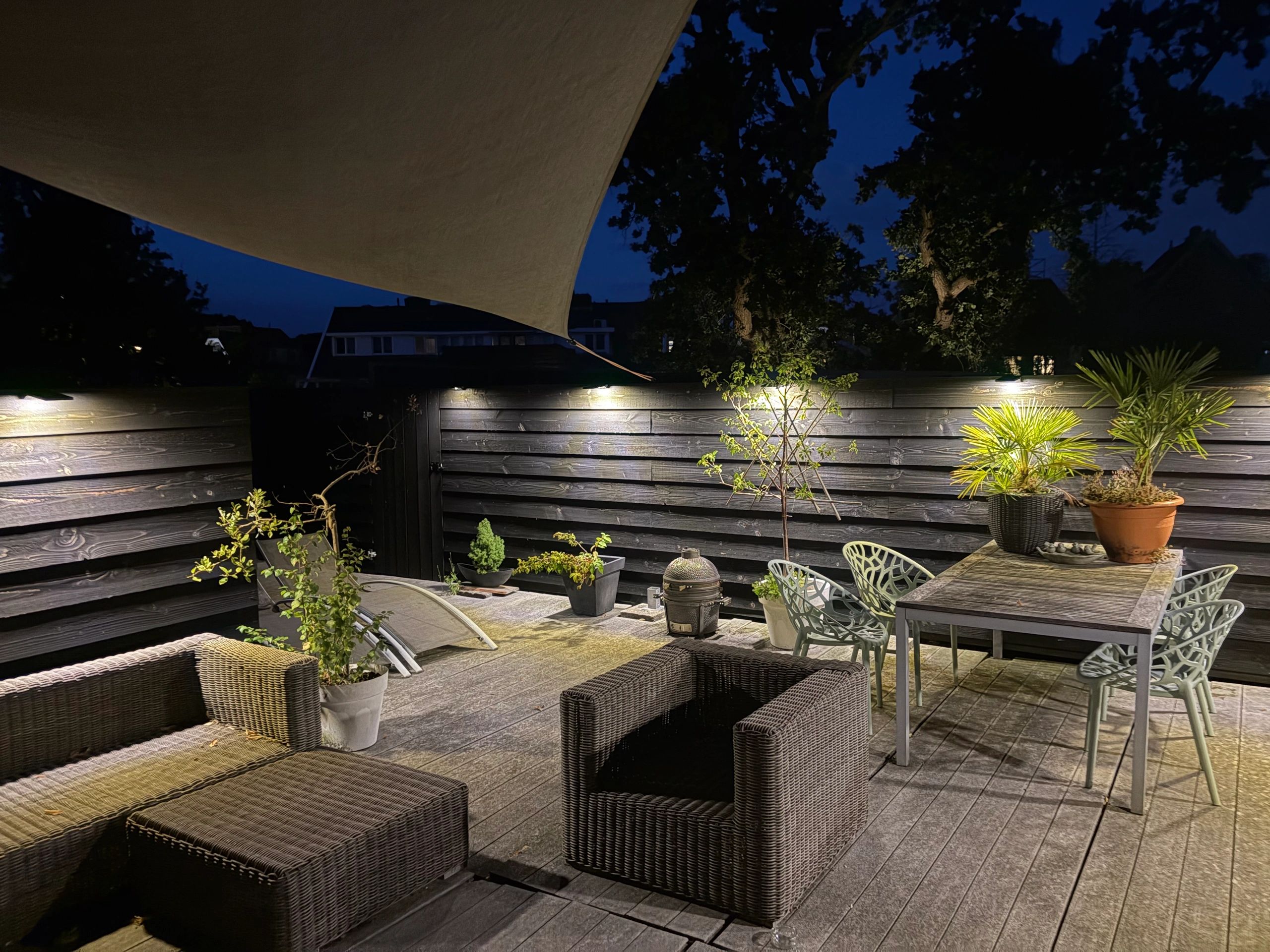 Solar wandlamp Slim met 36 leds en bewegingsmelder Zwart op zonne energie voordeelset van 2 stuks