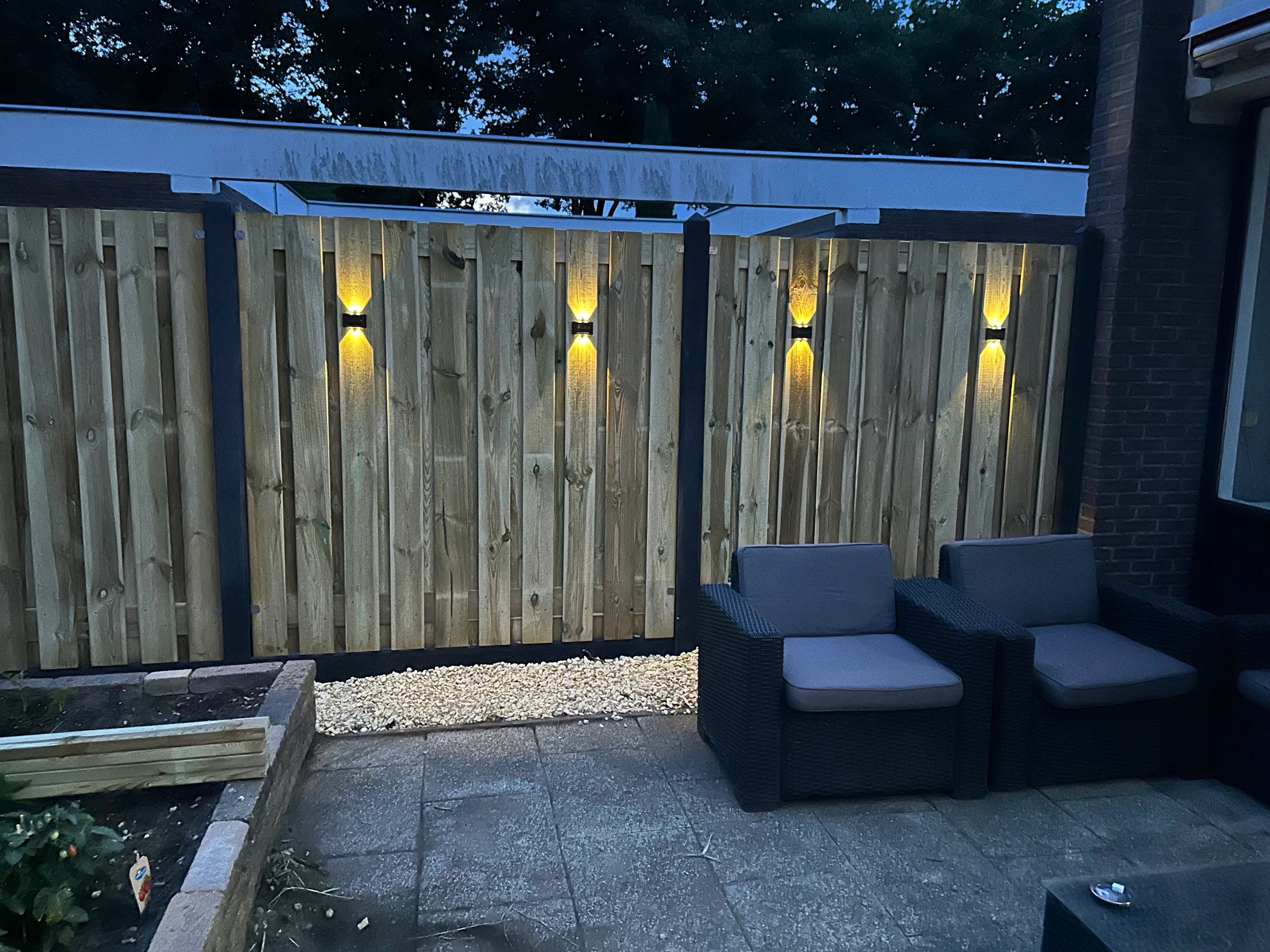 Solar up down wandlamp Sasha op zonne-energie - Zwarte buitenlamp met warm wit licht - Set van 2