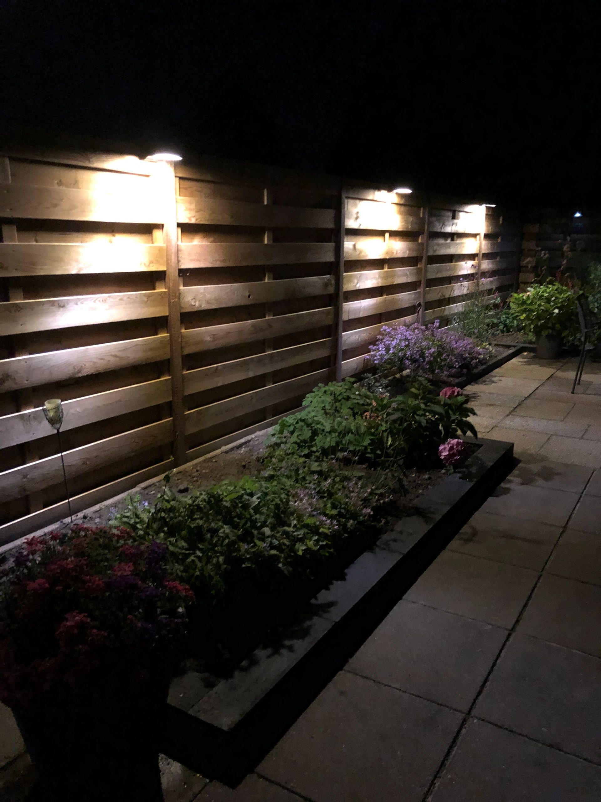 Solar wandlamp Slim met 36 leds en bewegingsmelder Zwart op zonne energie voordeelset