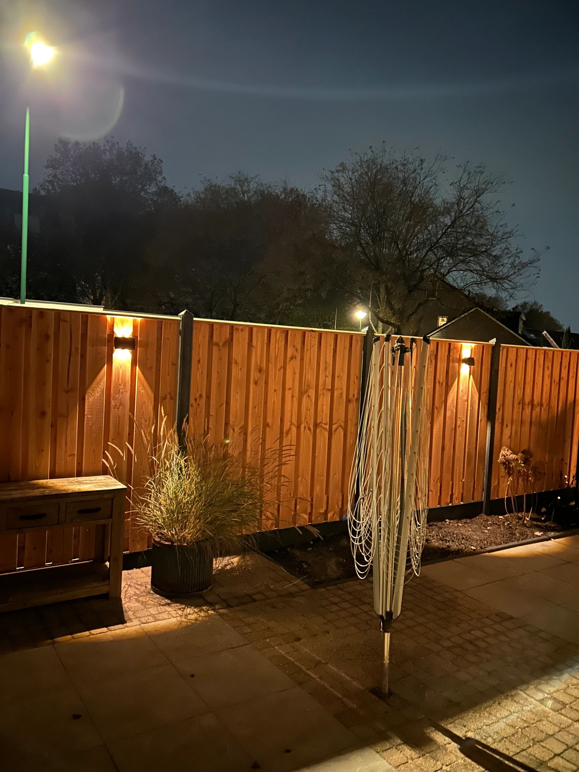 Solar up down wandlamp Njord met warm wit licht - Voordeelset van 4