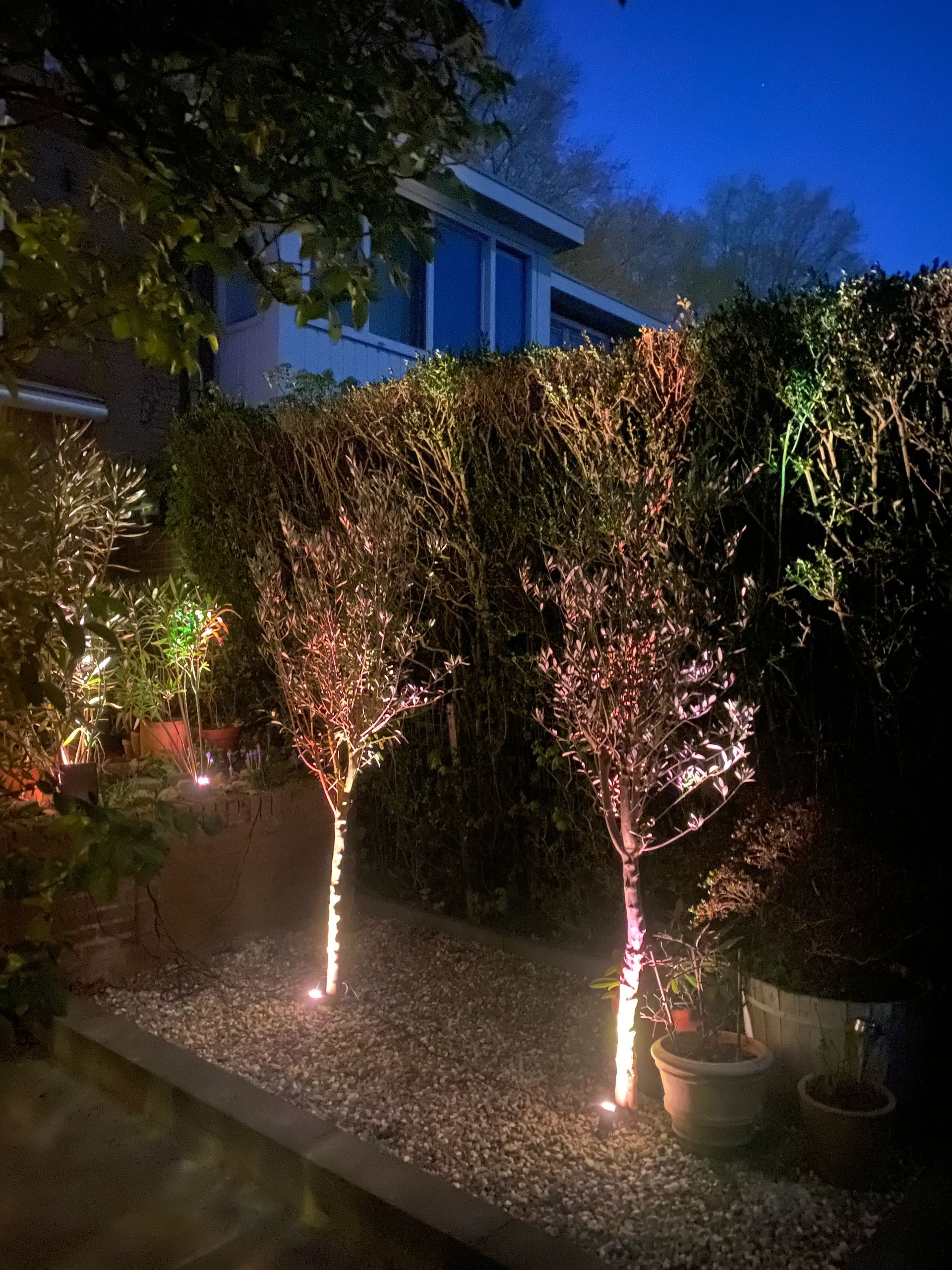 Solar tuinspots Double Twins met 4 slimme RGB spots en los zonnepaneel - Bedienen via de Smart Life app