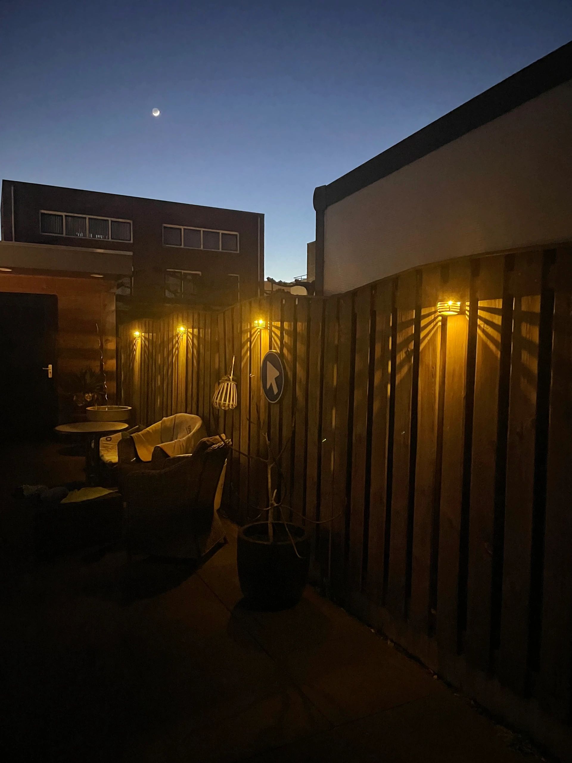 Zwarte solar wandlamp Stripe op zonne-energie set van 4