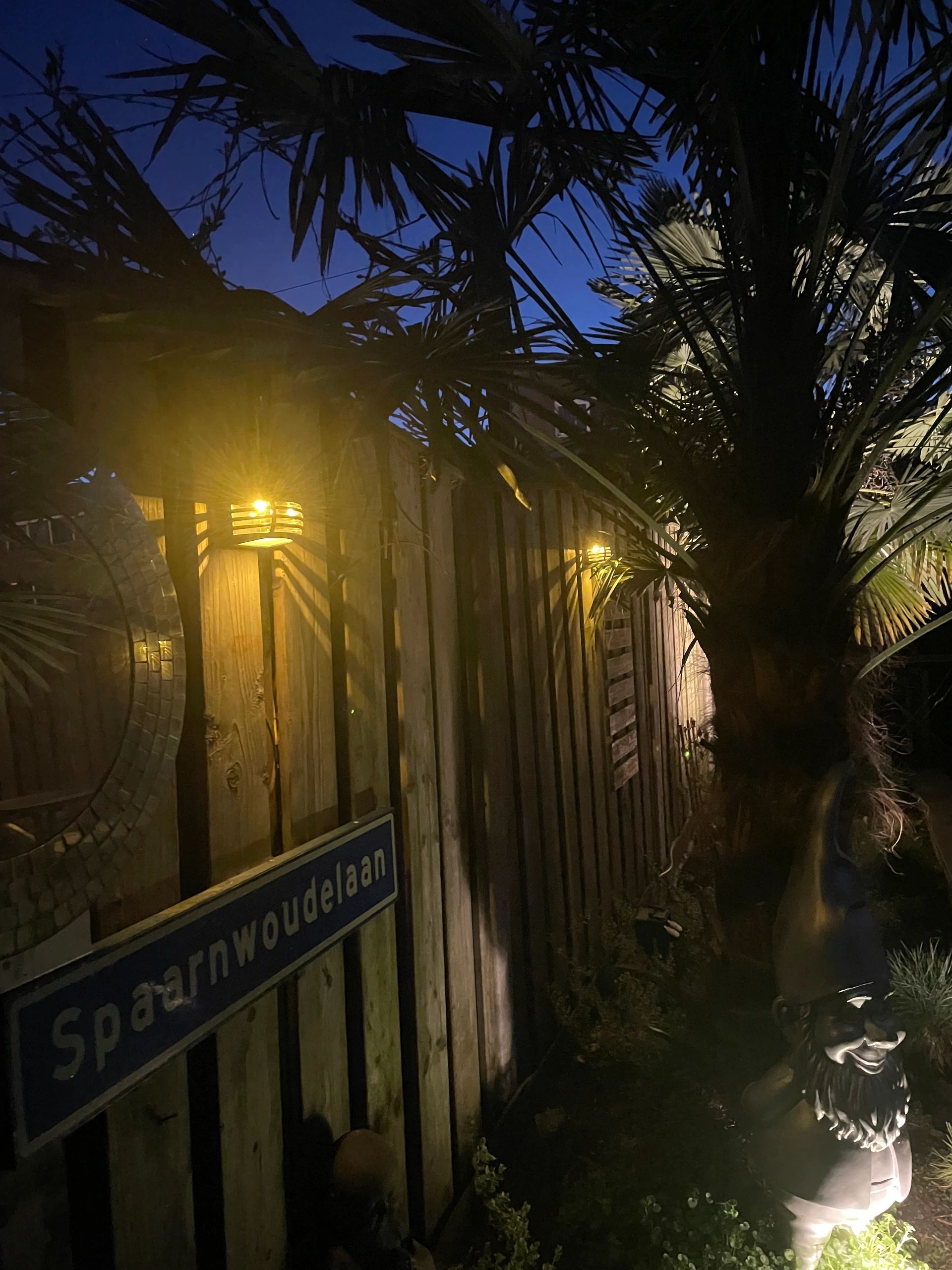 Zwarte solar wandlamp Stripe op zonne-energie set van 4