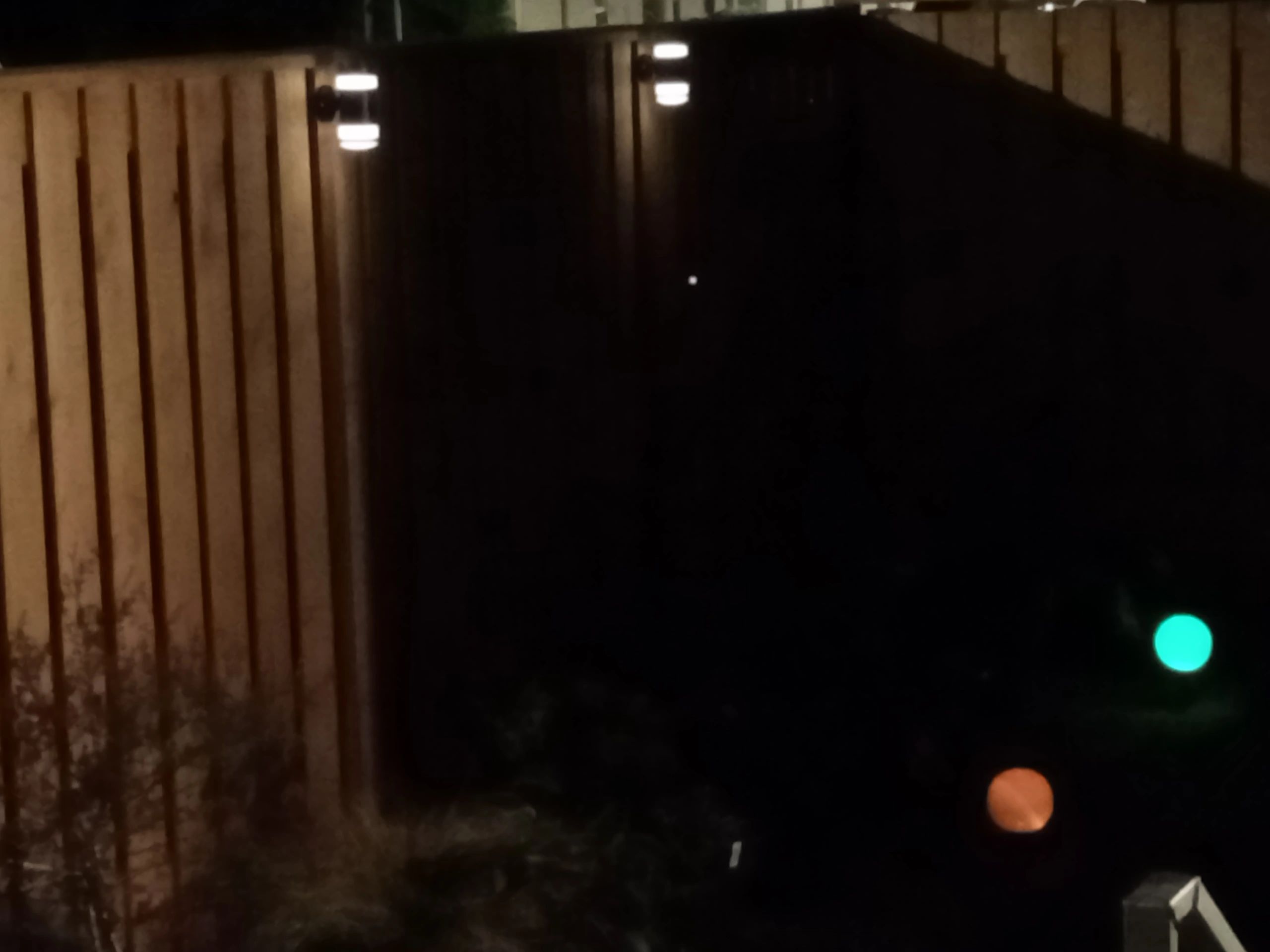 Solar wandlamp Dali op zonne-energie - Moderne zwarte buitenlamp met warm wit licht
