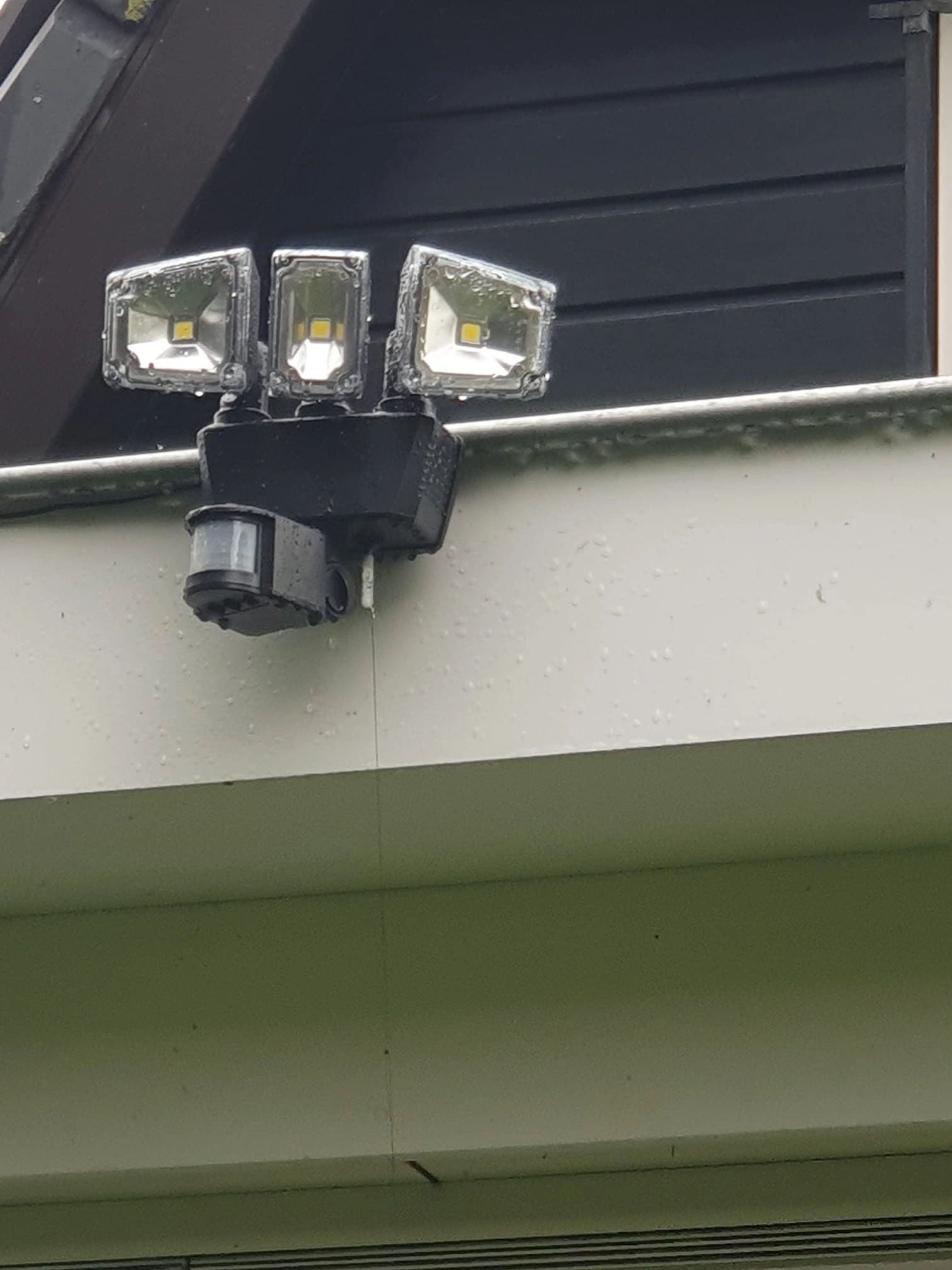 Solar beveiligingslamp James III met bewegingsmelder en los paneel