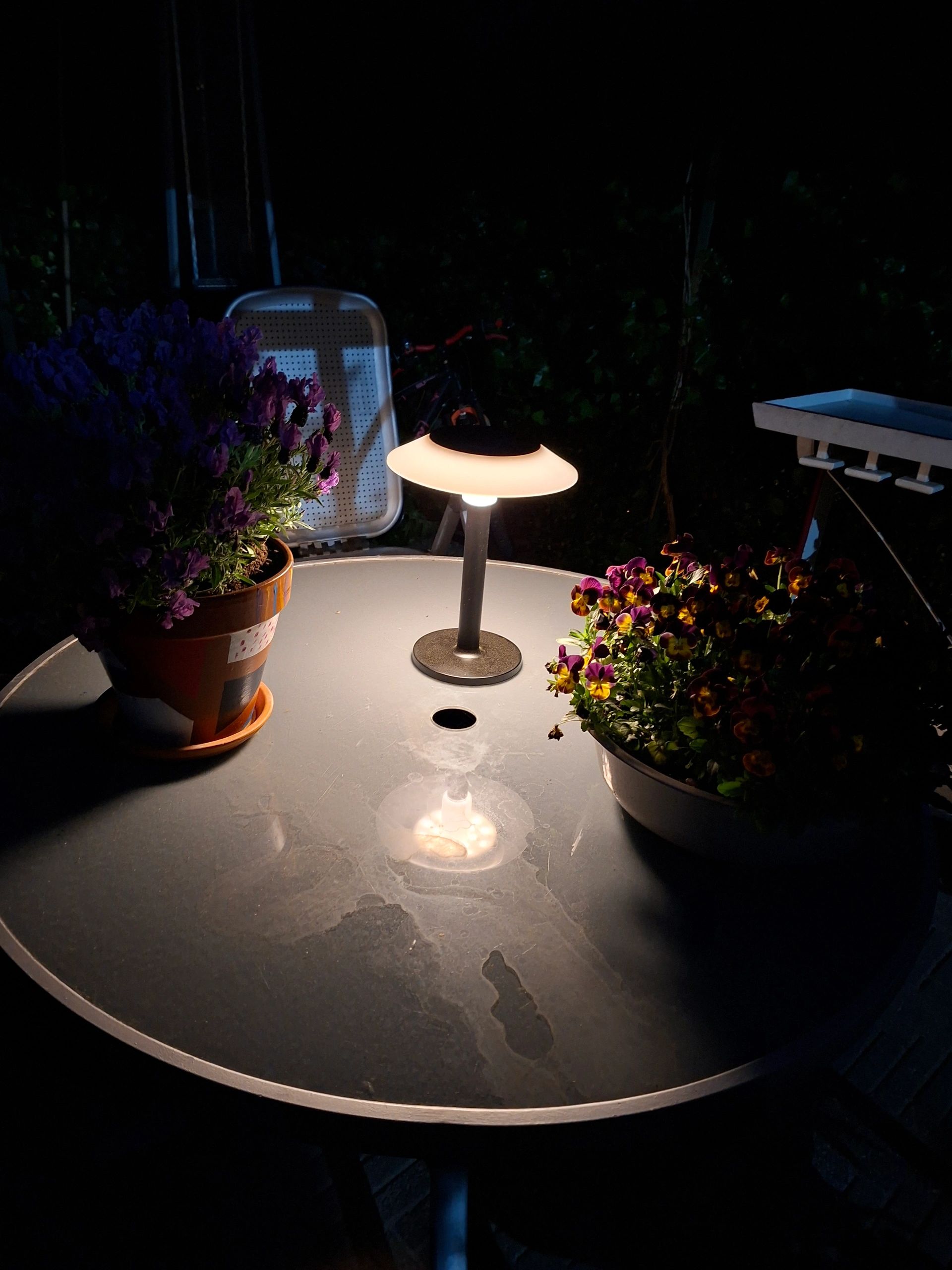 Solar tafellamp Juno op zonne energie