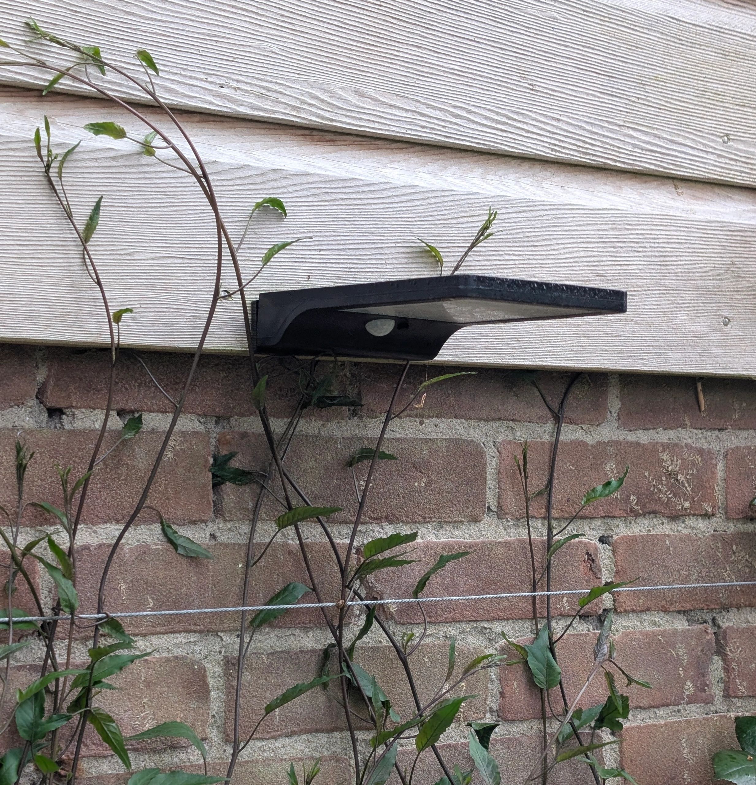 Solar wandlamp Slim met 36 leds en bewegingsmelder Zwart op zonne energie voordeelset