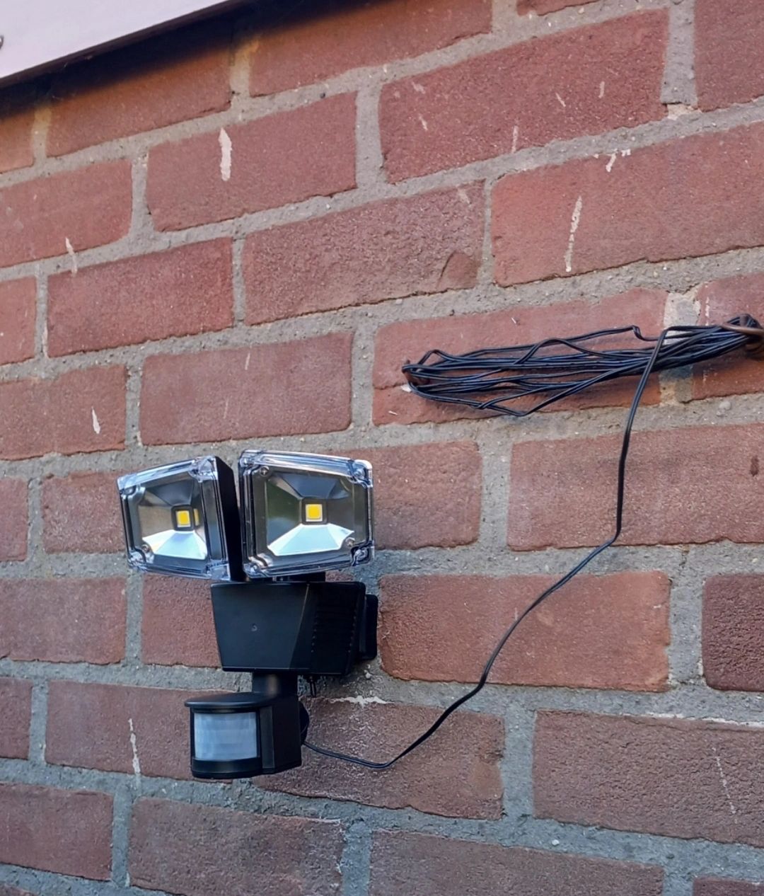 Solar beveiligingslamp James II met bewegingsmelder en los paneel