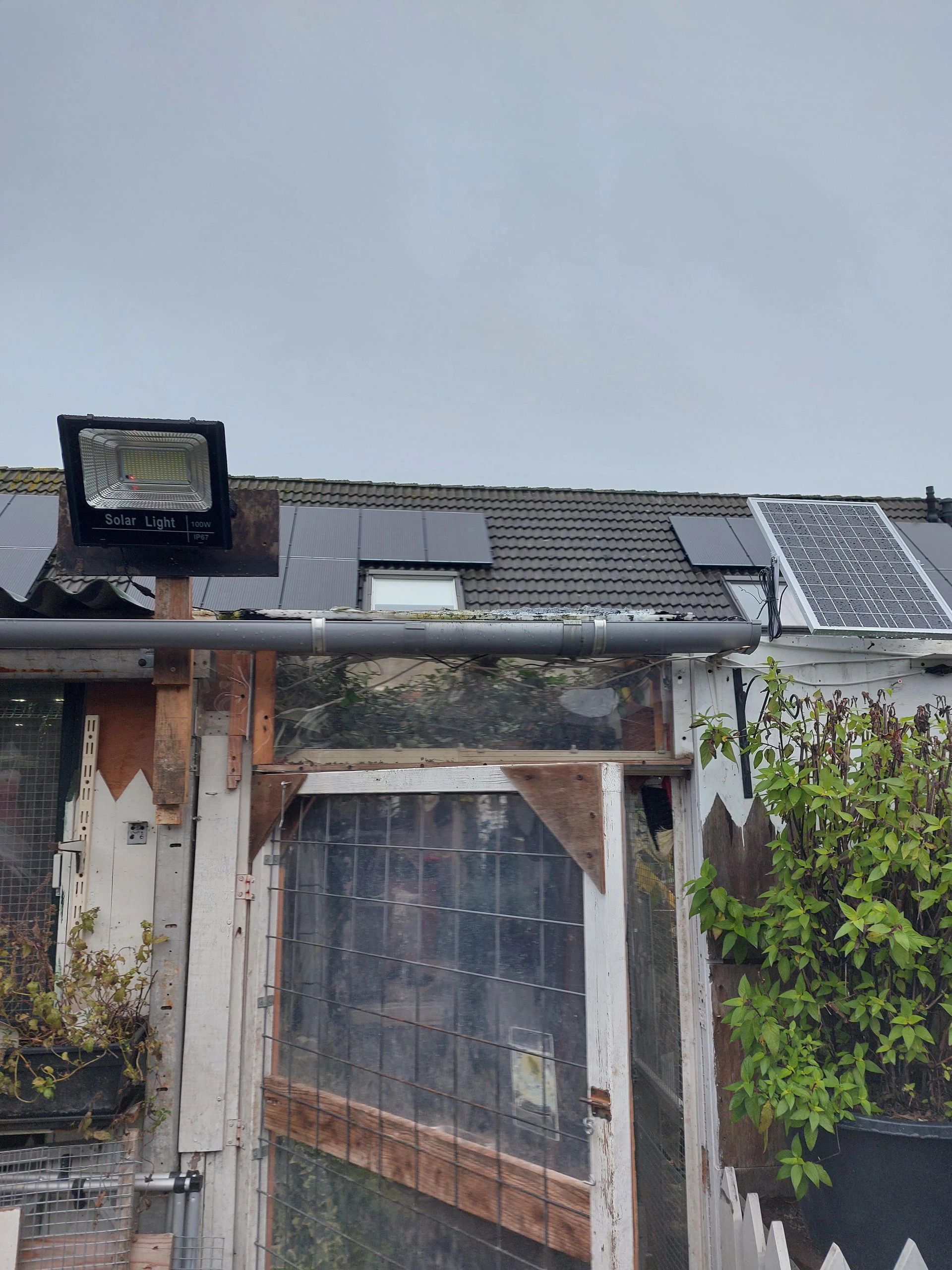 Solar wandlamp Capital IV met los zonnepaneel