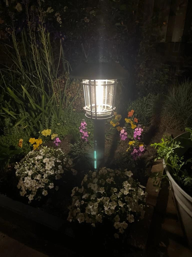 Solar priklamp Avenue met warm wit licht