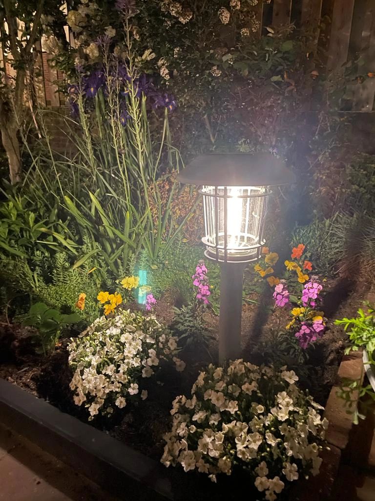 Solar priklamp Avenue met warm wit licht