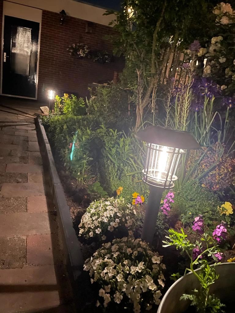 Solar priklamp Avenue met warm wit licht